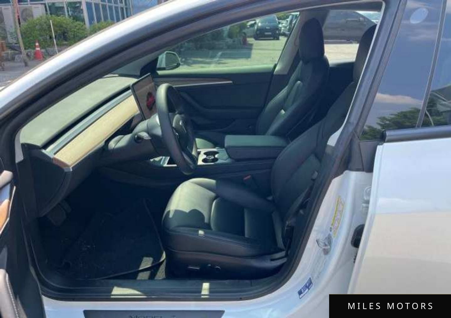 Tesla Model 3 2022 — миниатюра 4