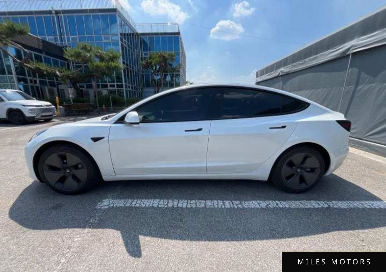 Tesla Model 3 2022 — миниатюра 5