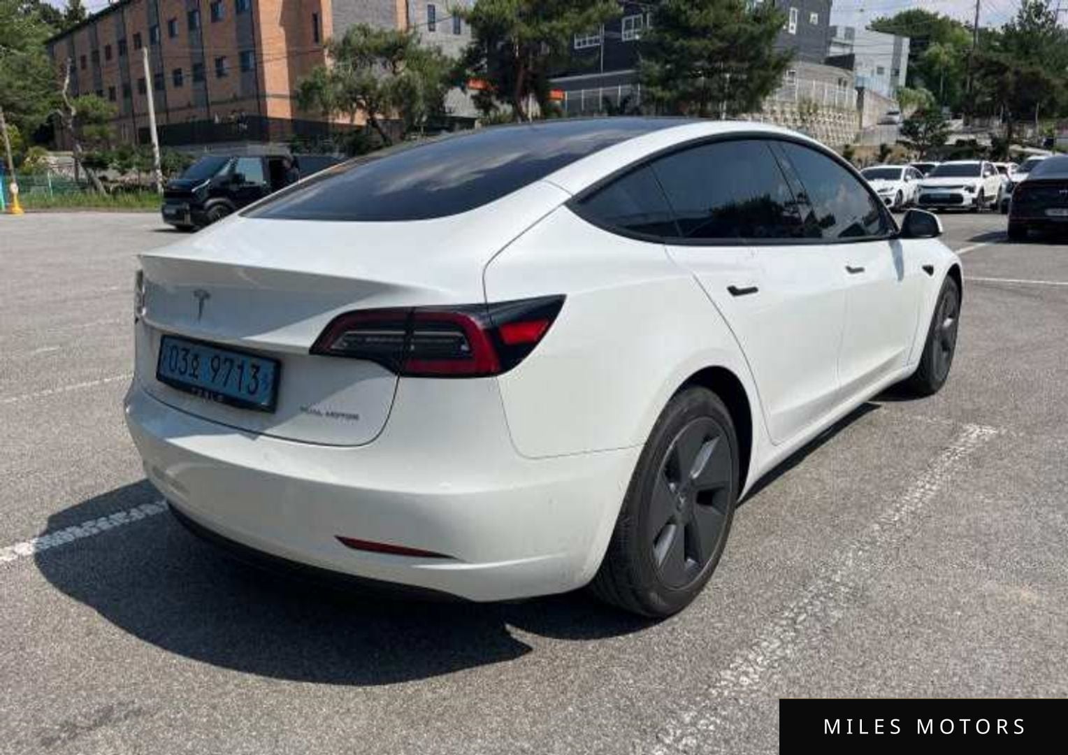 Tesla Model 3 2022 — миниатюра 6