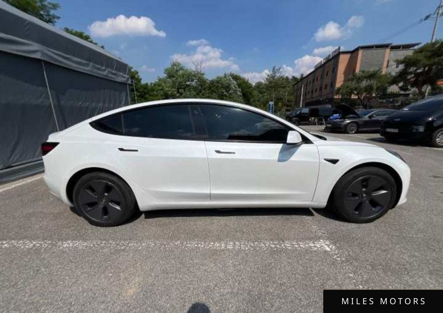 Tesla Model 3 2022 — миниатюра 11