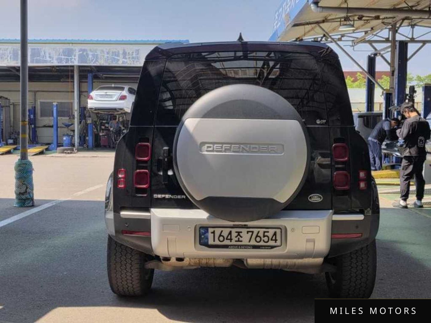 Land Rover Defender 2023 — миниатюра 4