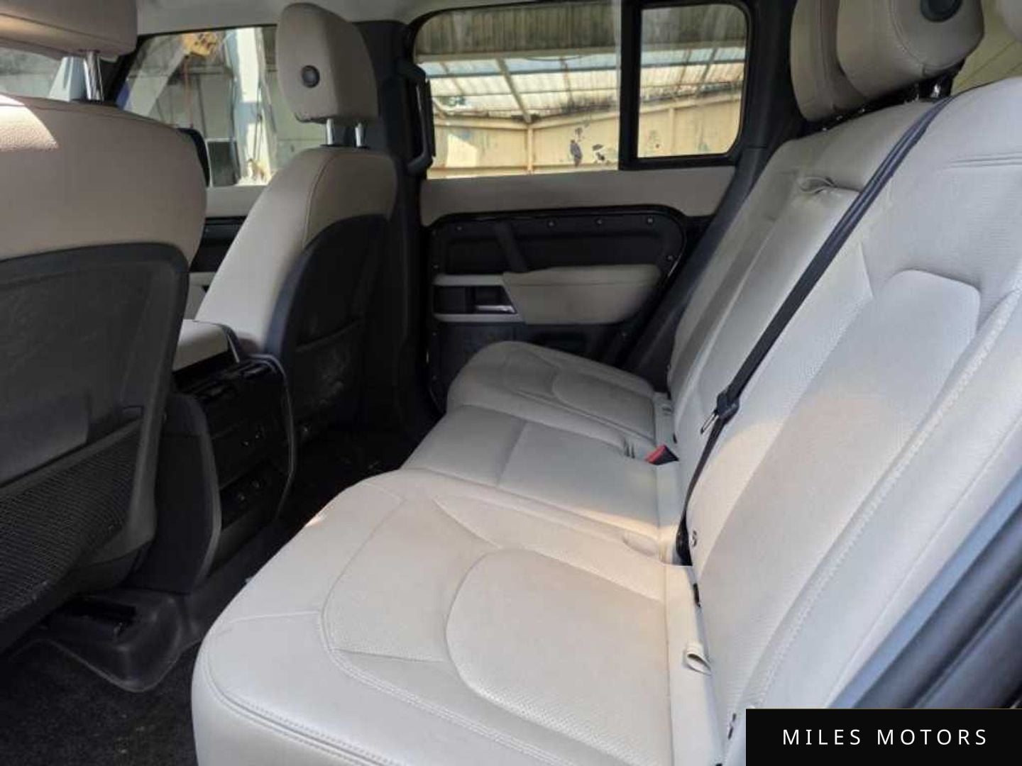 Land Rover Defender 2023 — миниатюра 7