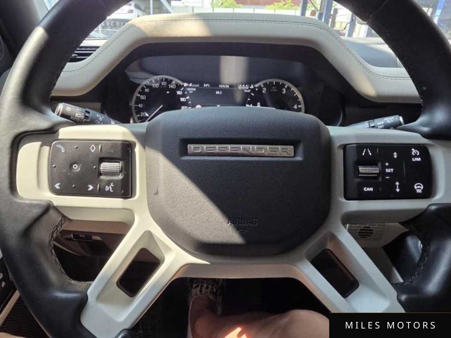 Land Rover Defender 2023 — миниатюра 11