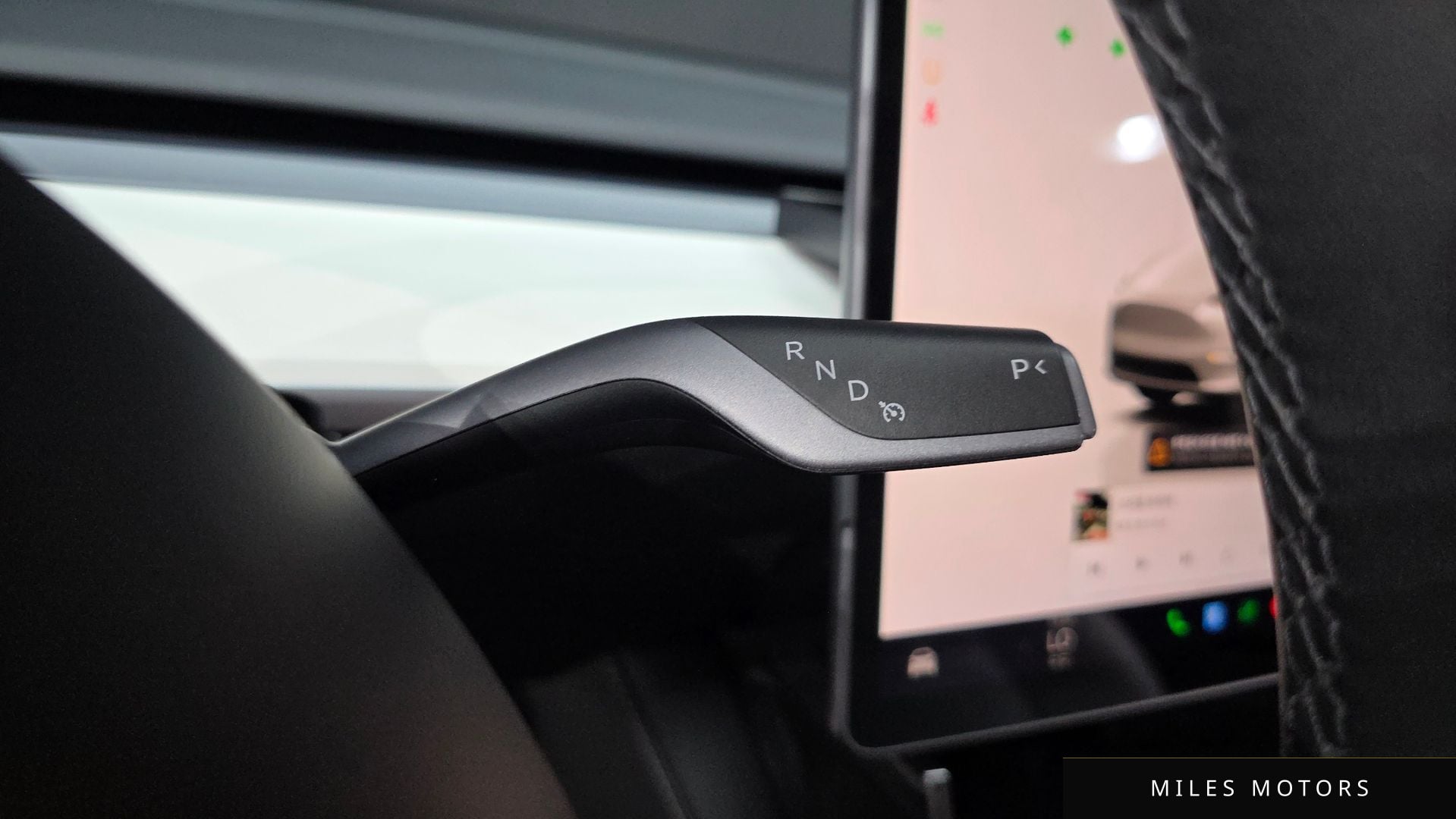 Tesla Model Y 2024 — миниатюра 12