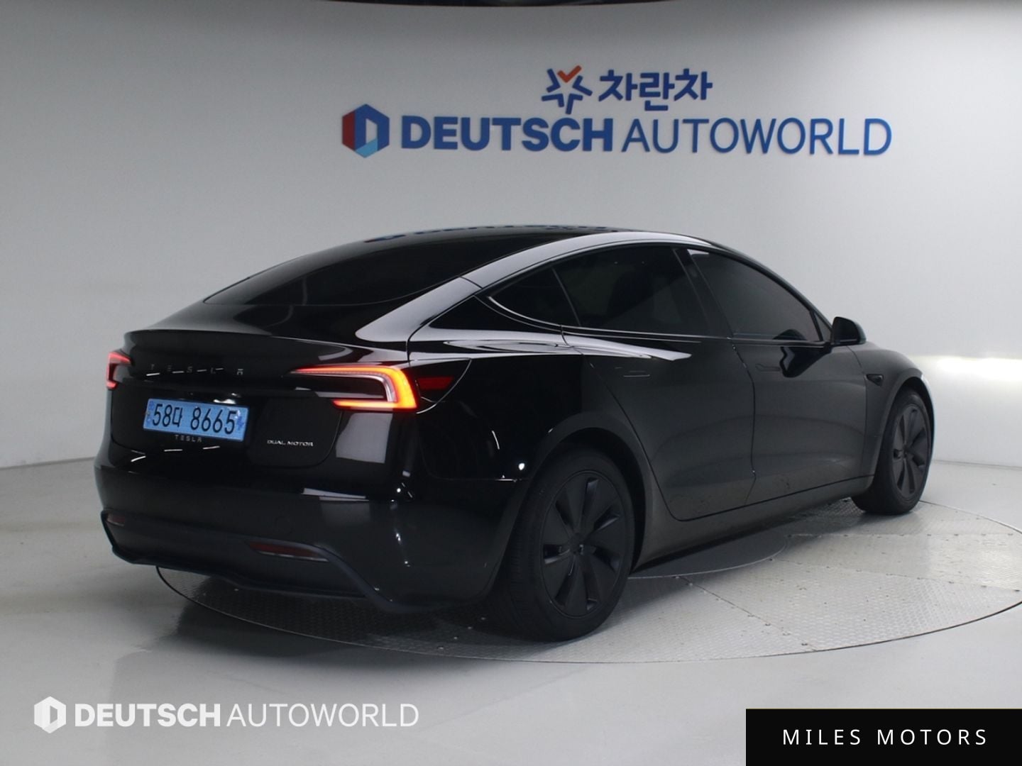 Tesla Model 3 2024 — миниатюра 2