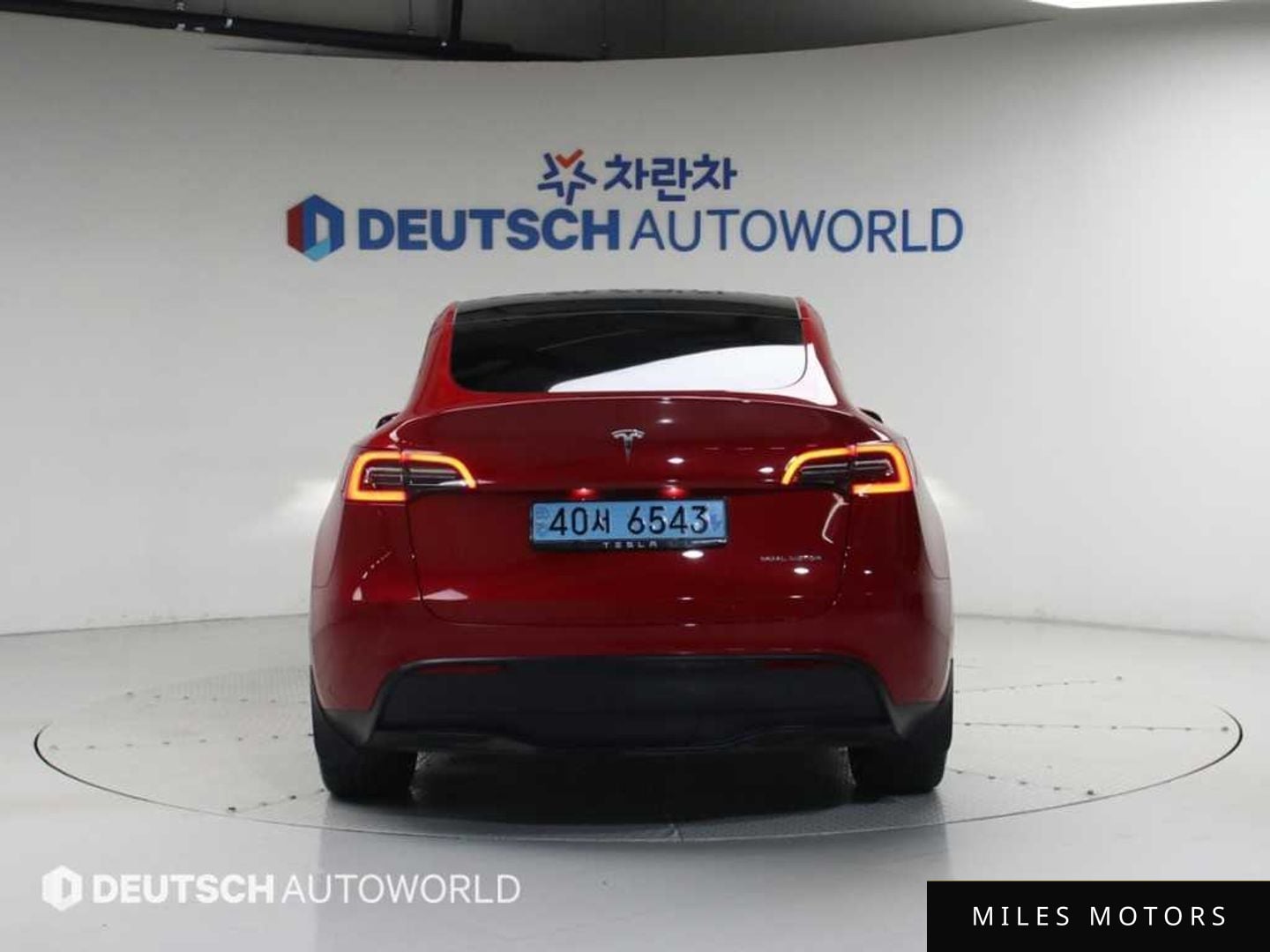 Tesla Model Y 2023 — миниатюра 4