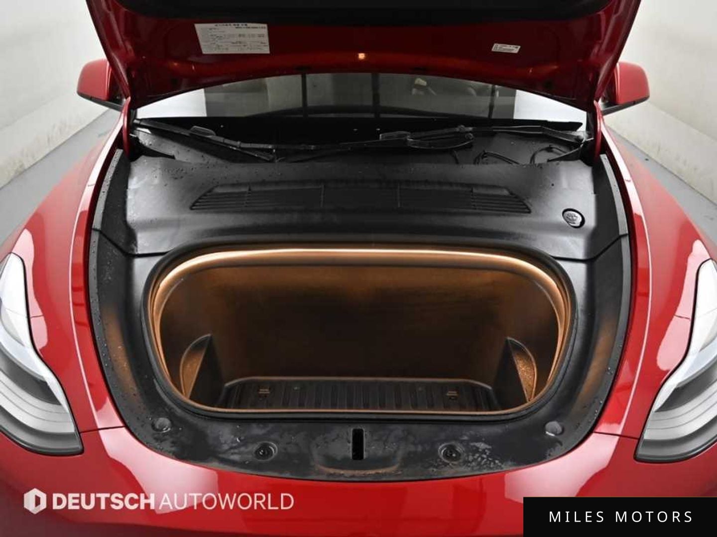 Tesla Model Y 2023 — миниатюра 6