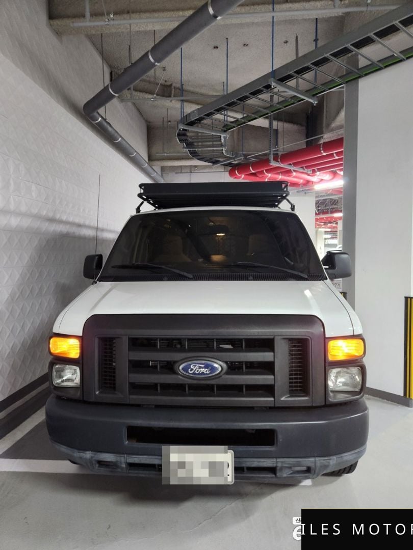 Ford E-Series 2011 — фото 1 из 6