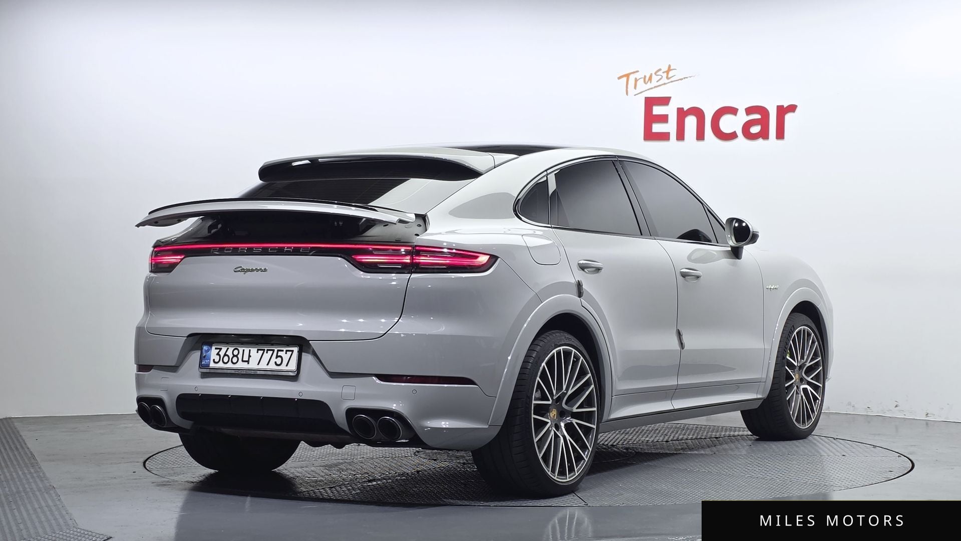 Porsche Cayenne 2020 — миниатюра 2