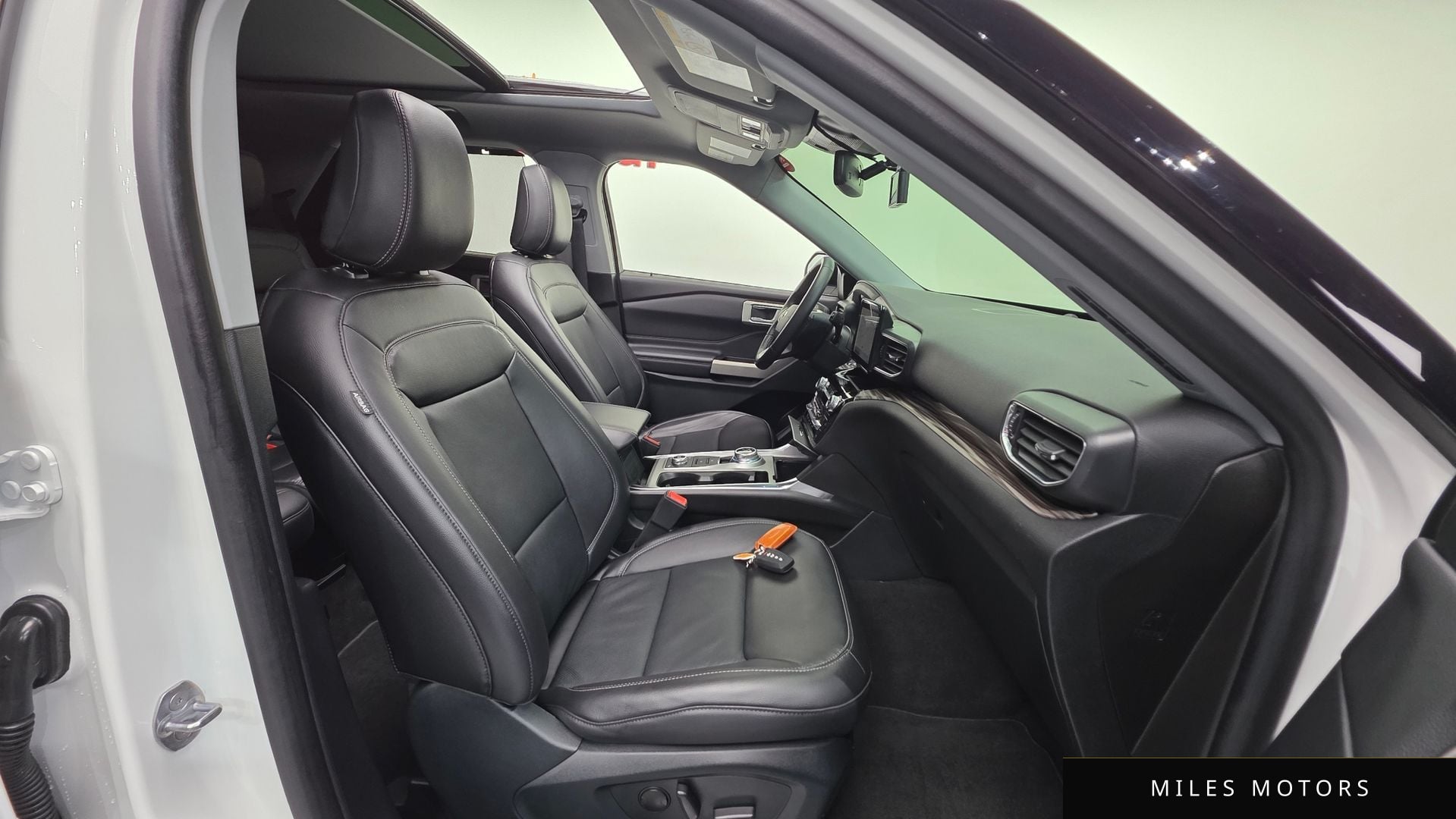 Ford Explorer 2021 — миниатюра 10