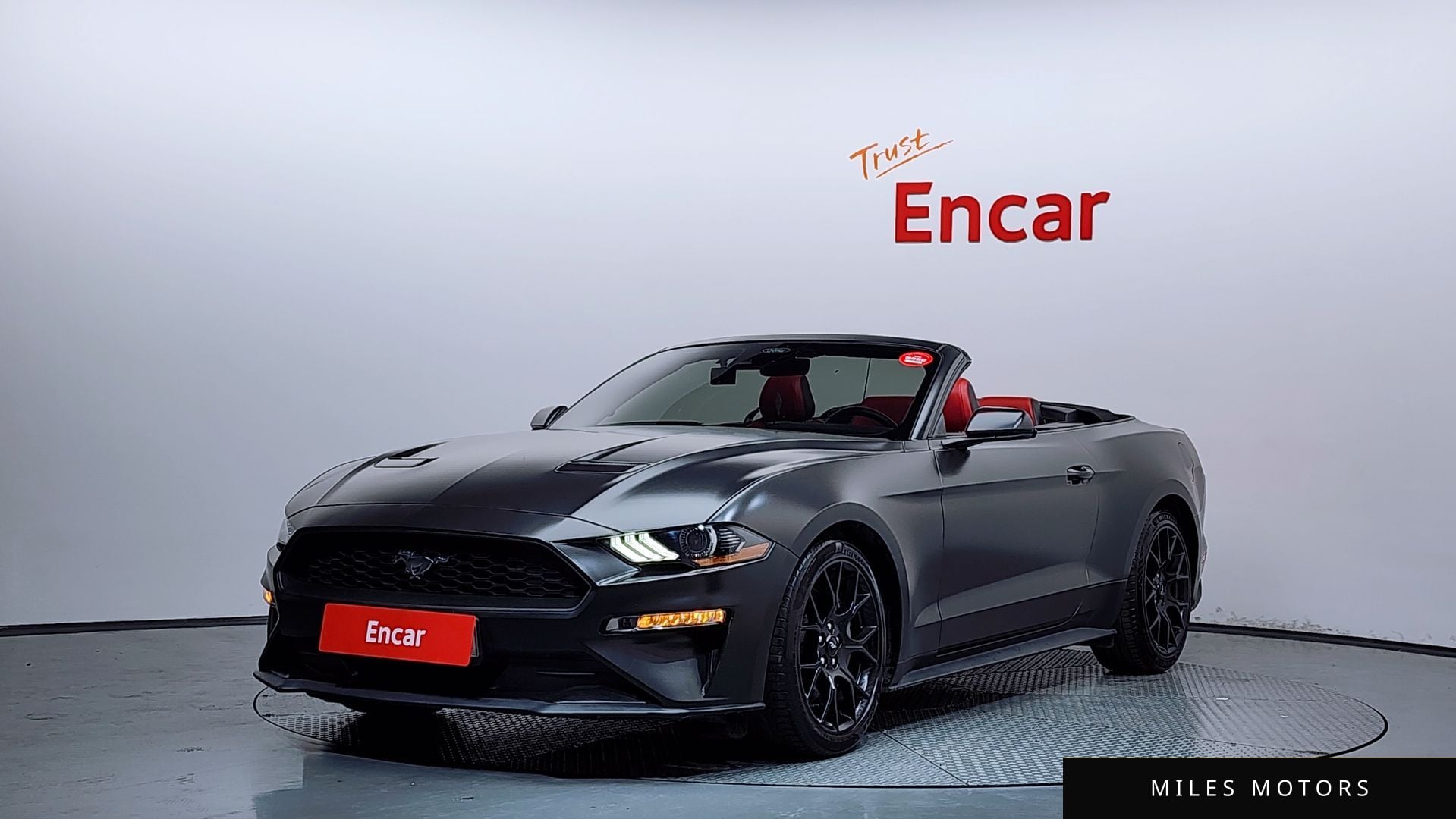 Ford Mustang 2022 — фото 1 из 12