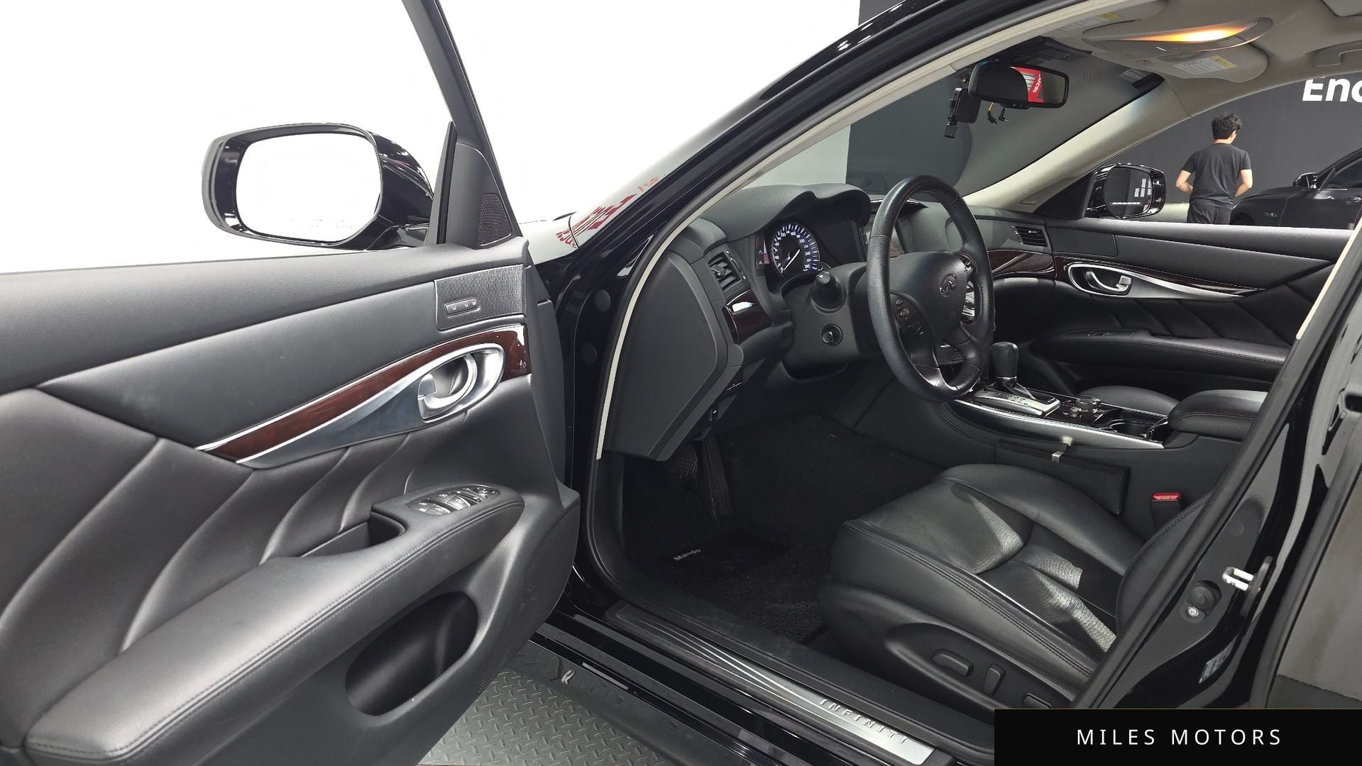 Infiniti Q70 2016 — миниатюра 12