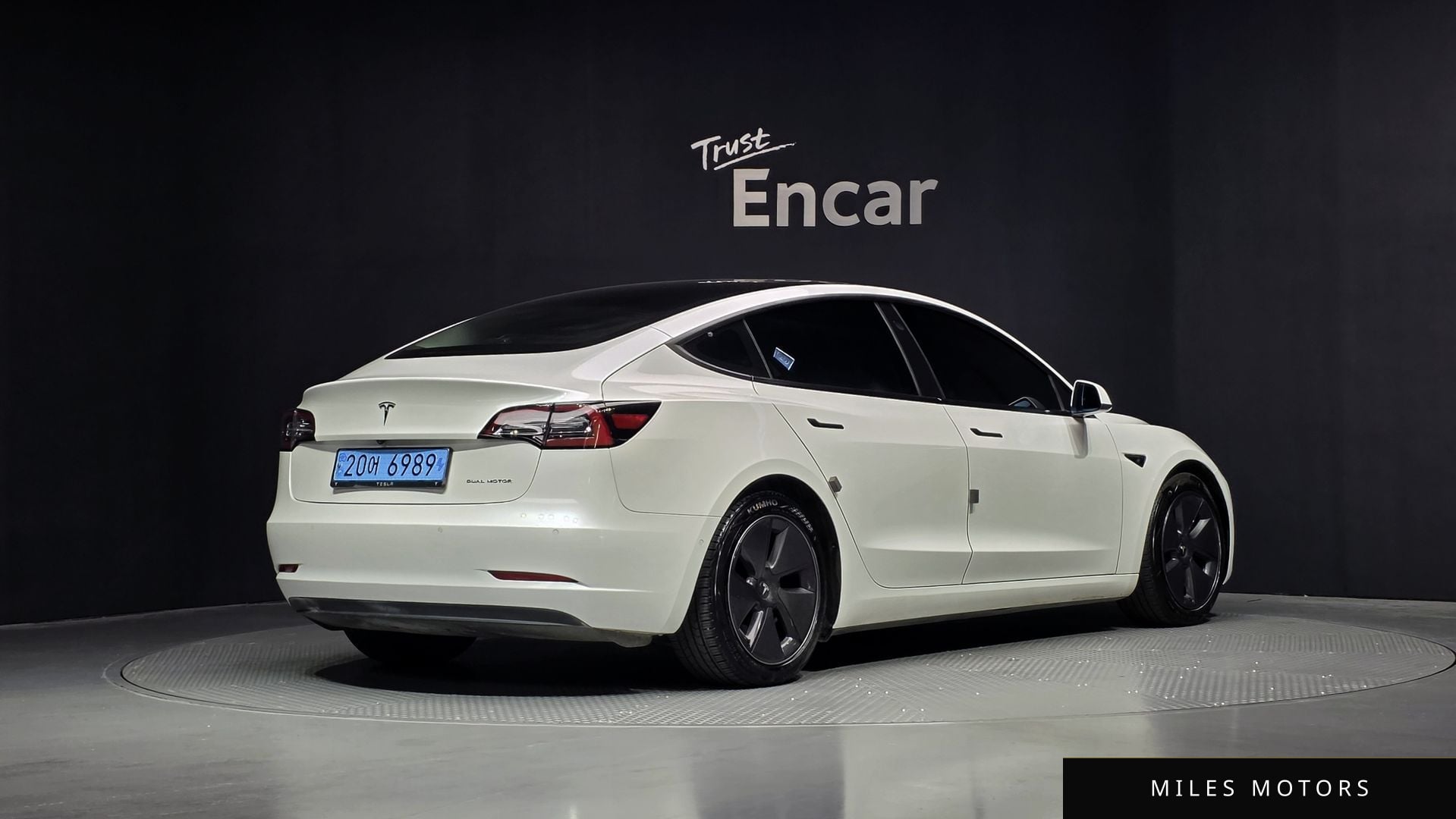 Tesla Model 3 2021 — миниатюра 2