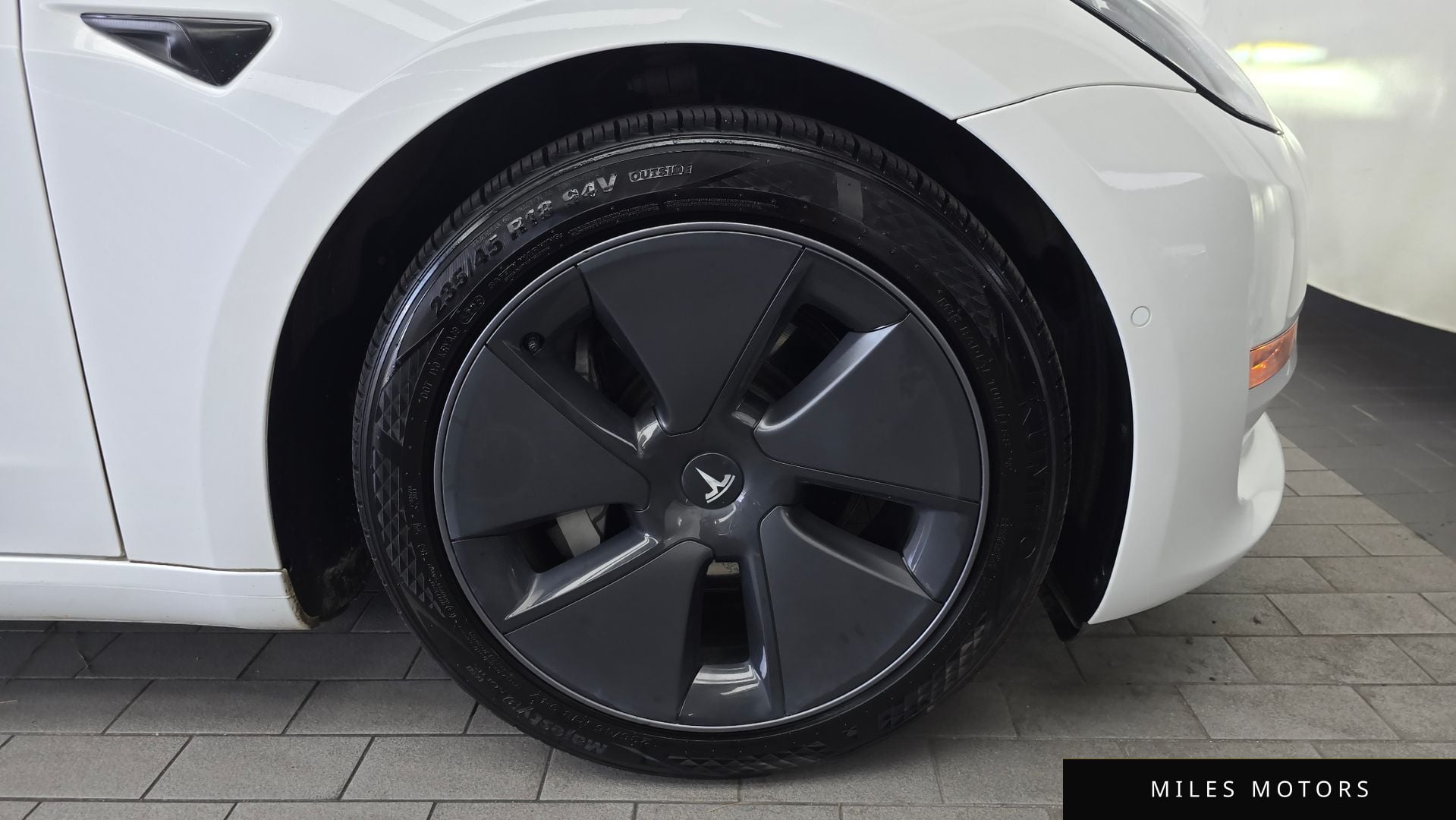 Tesla Model 3 2021 — миниатюра 7