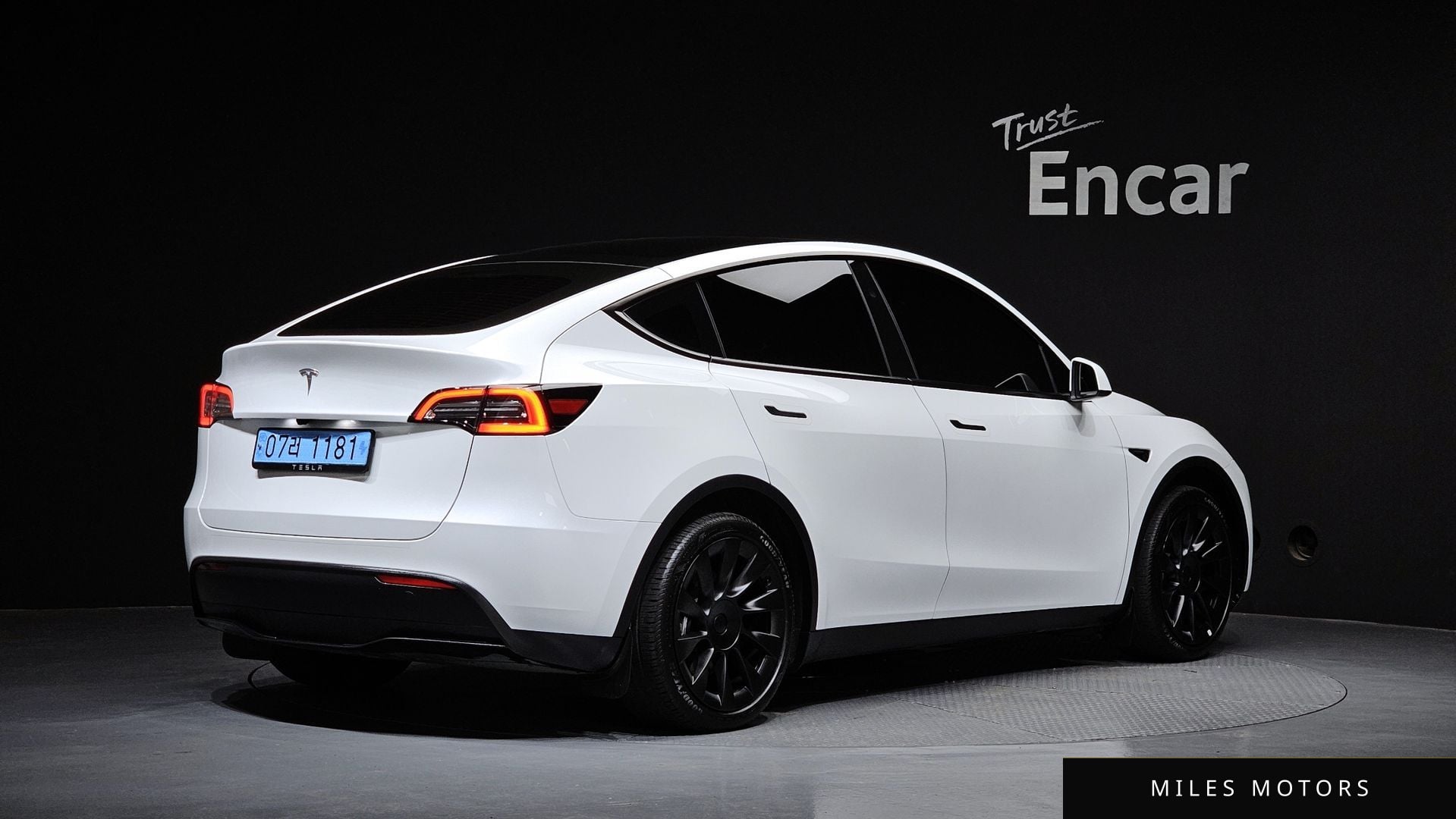Tesla Model Y 2024 — миниатюра 2
