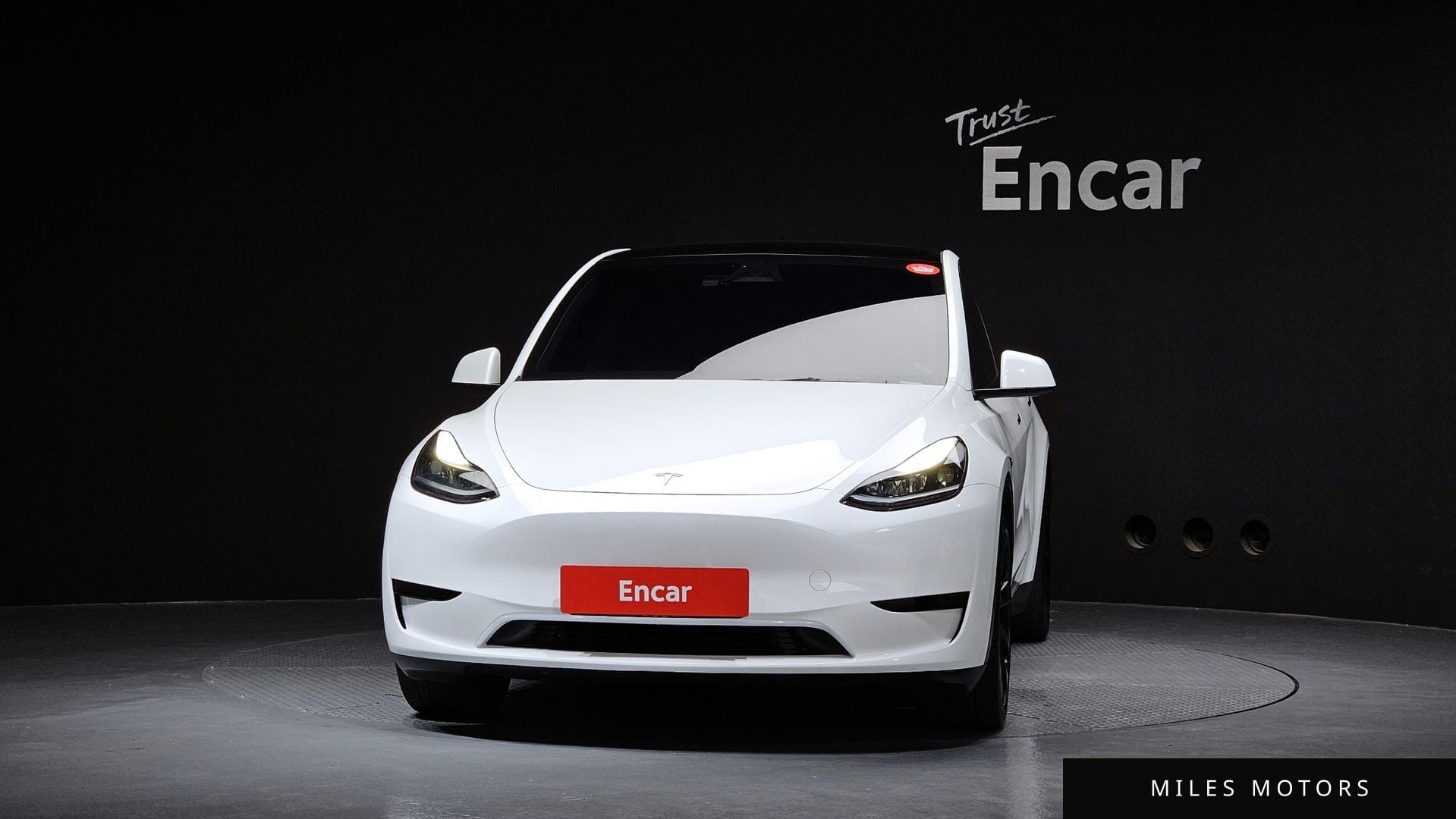Tesla Model Y 2024 — миниатюра 3