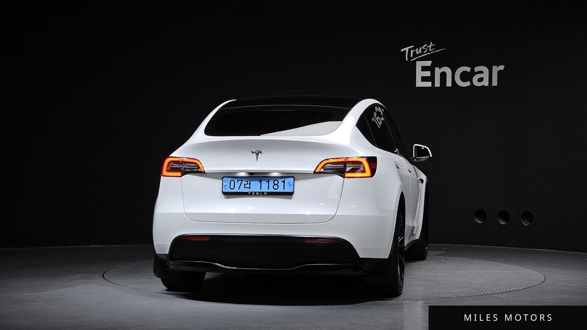 Tesla Model Y 2024 — миниатюра 4