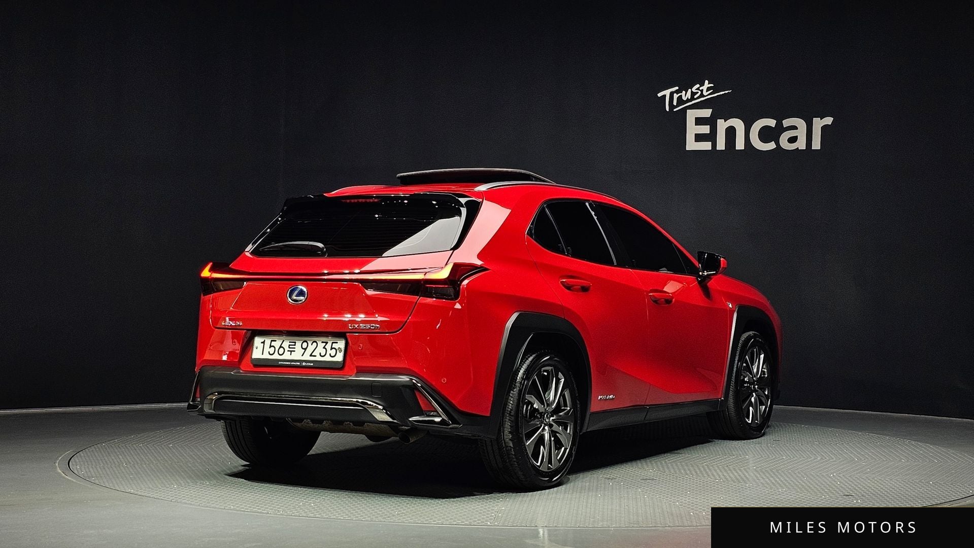 Лексус UX250h 2020 — миниатюра 2