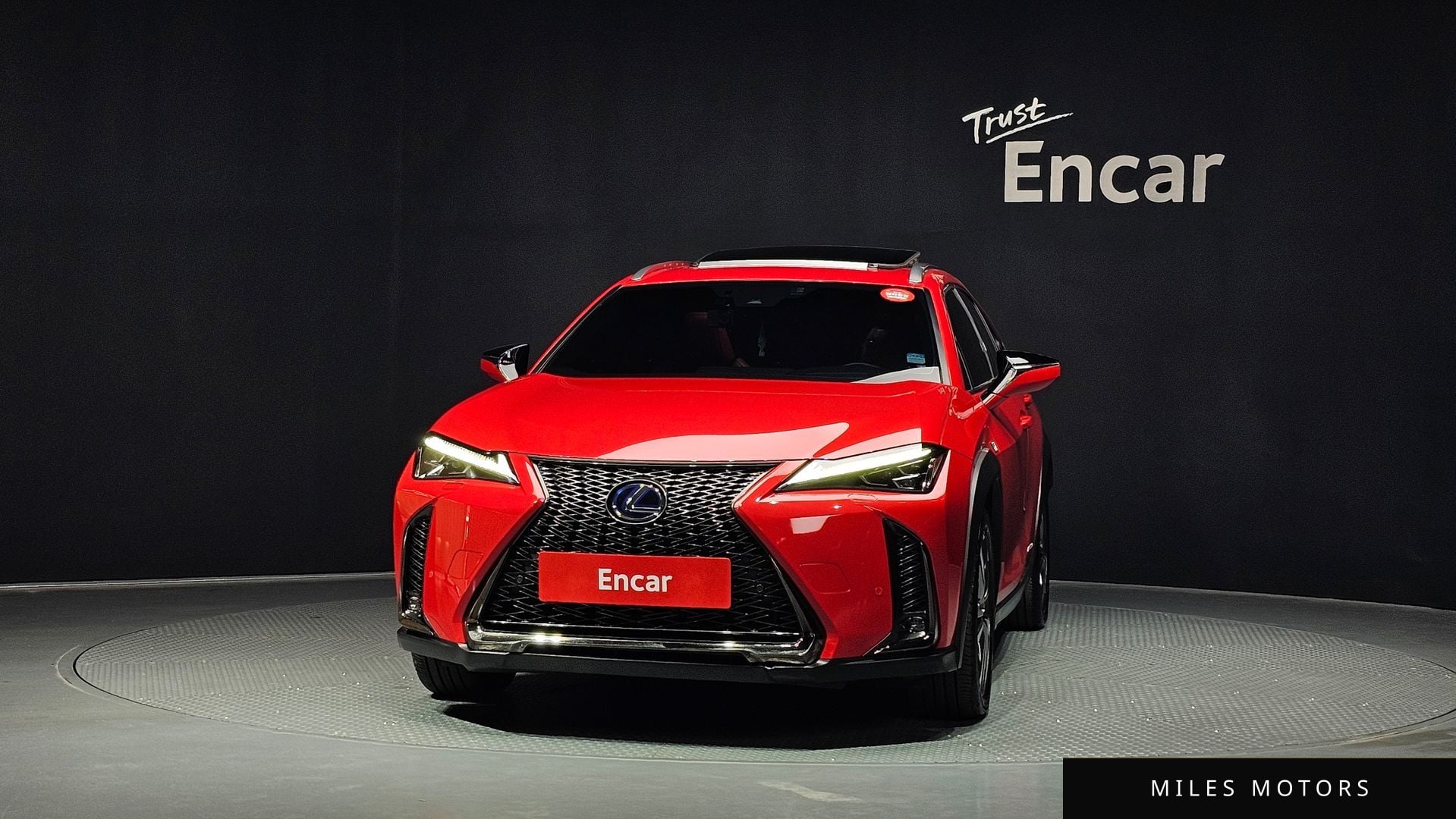 Лексус UX250h 2020 — миниатюра 3