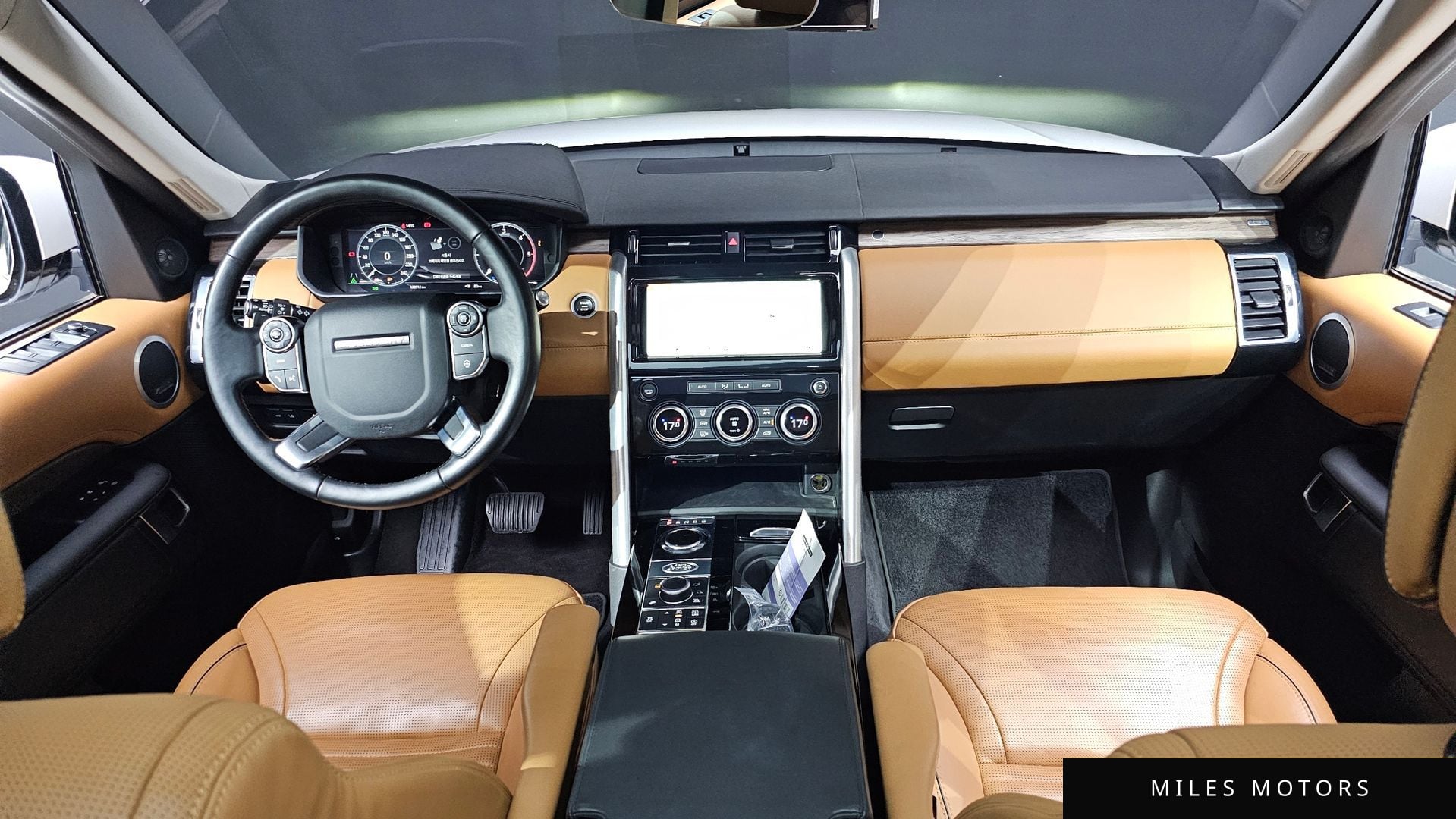 Land Rover Discovery 2018 — миниатюра 10