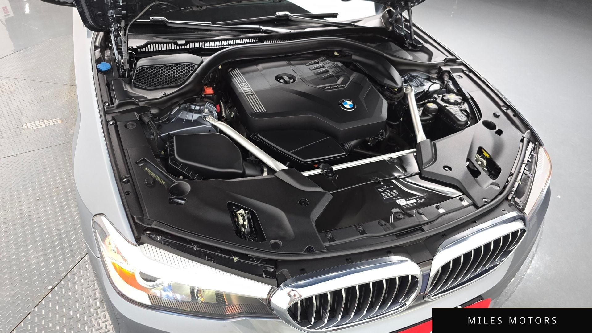 BMW 5 Series (G30) 2020 — миниатюра 5