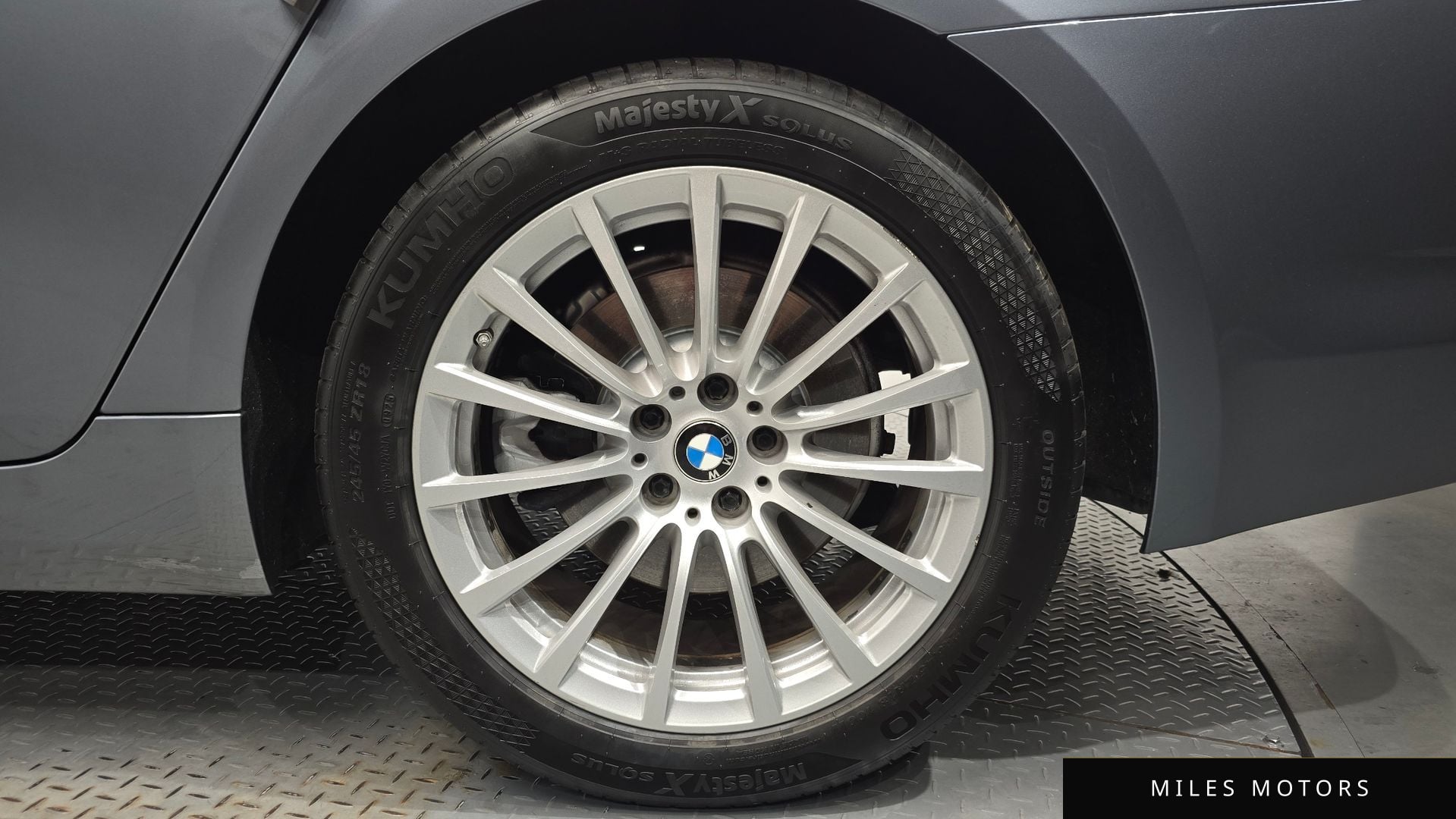 BMW 5 Series (G30) 2020 — миниатюра 6