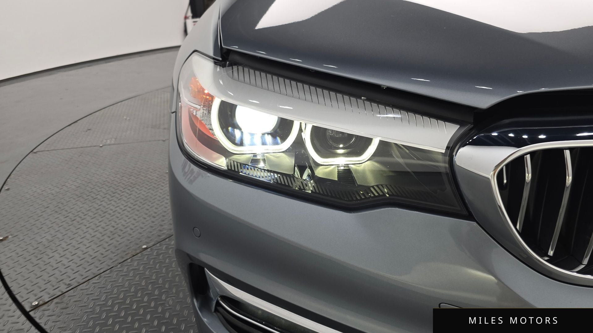 BMW 5 Series (G30) 2020 — миниатюра 7