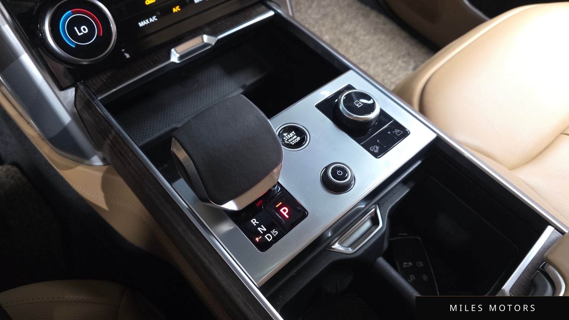 Land Rover Range Rover 2023 — миниатюра 12