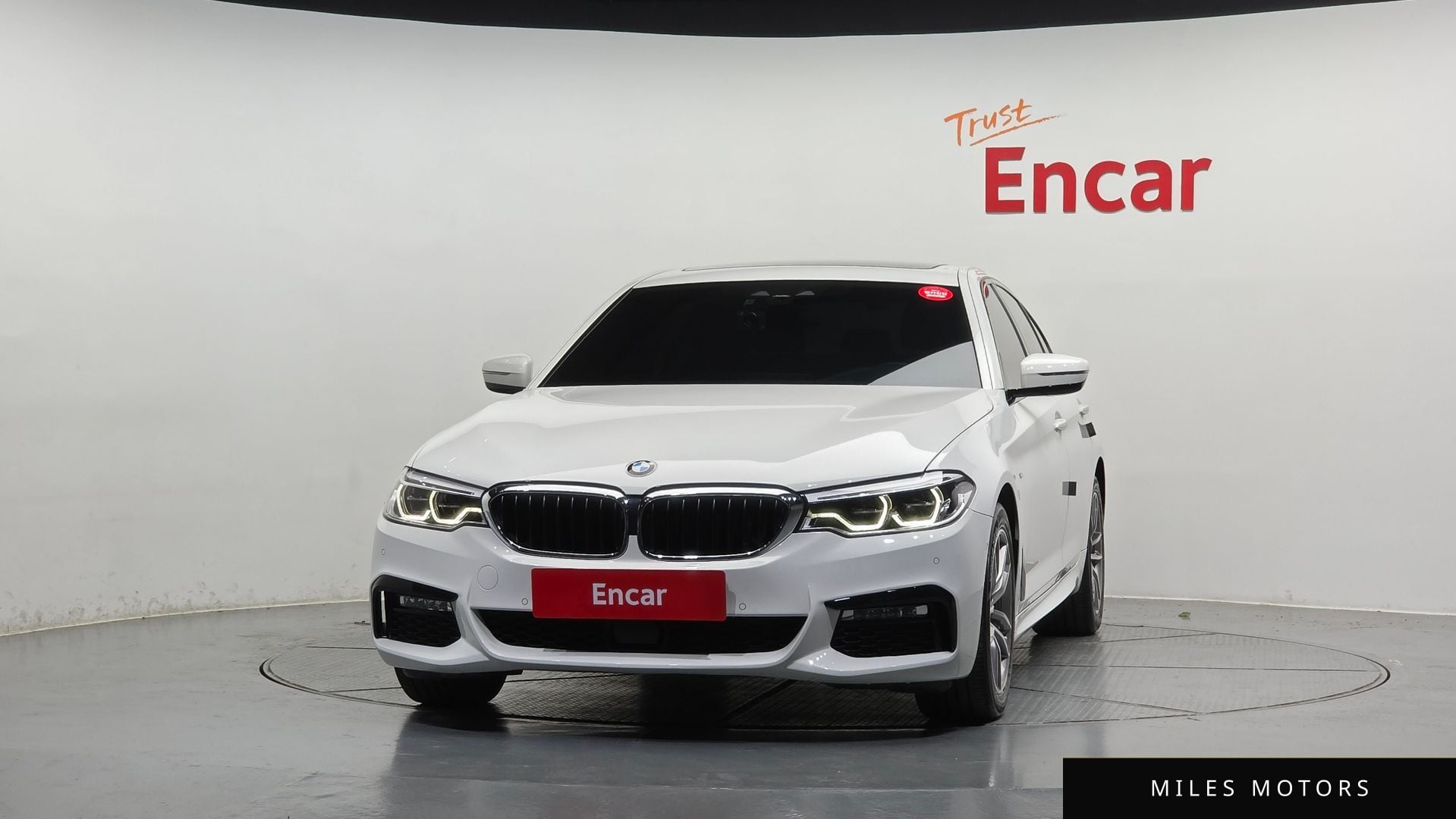 BMW 5 Series (G30) 2017 — миниатюра 3
