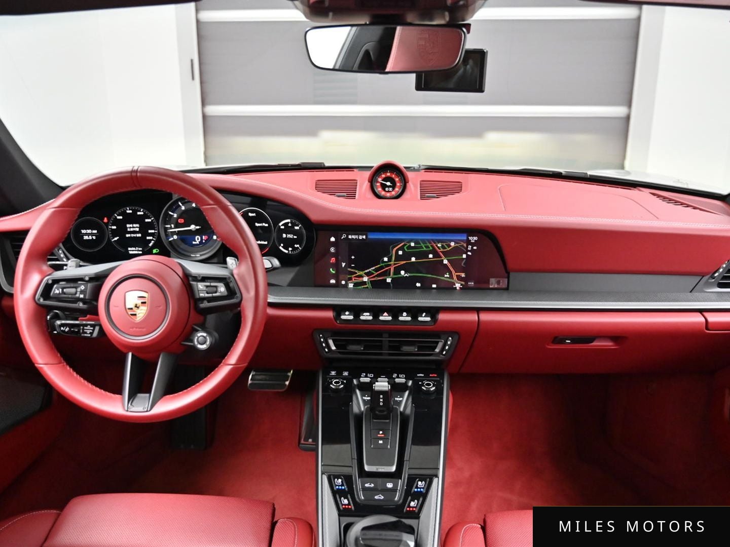 Porsche 911 (992) 2024 — миниатюра 7