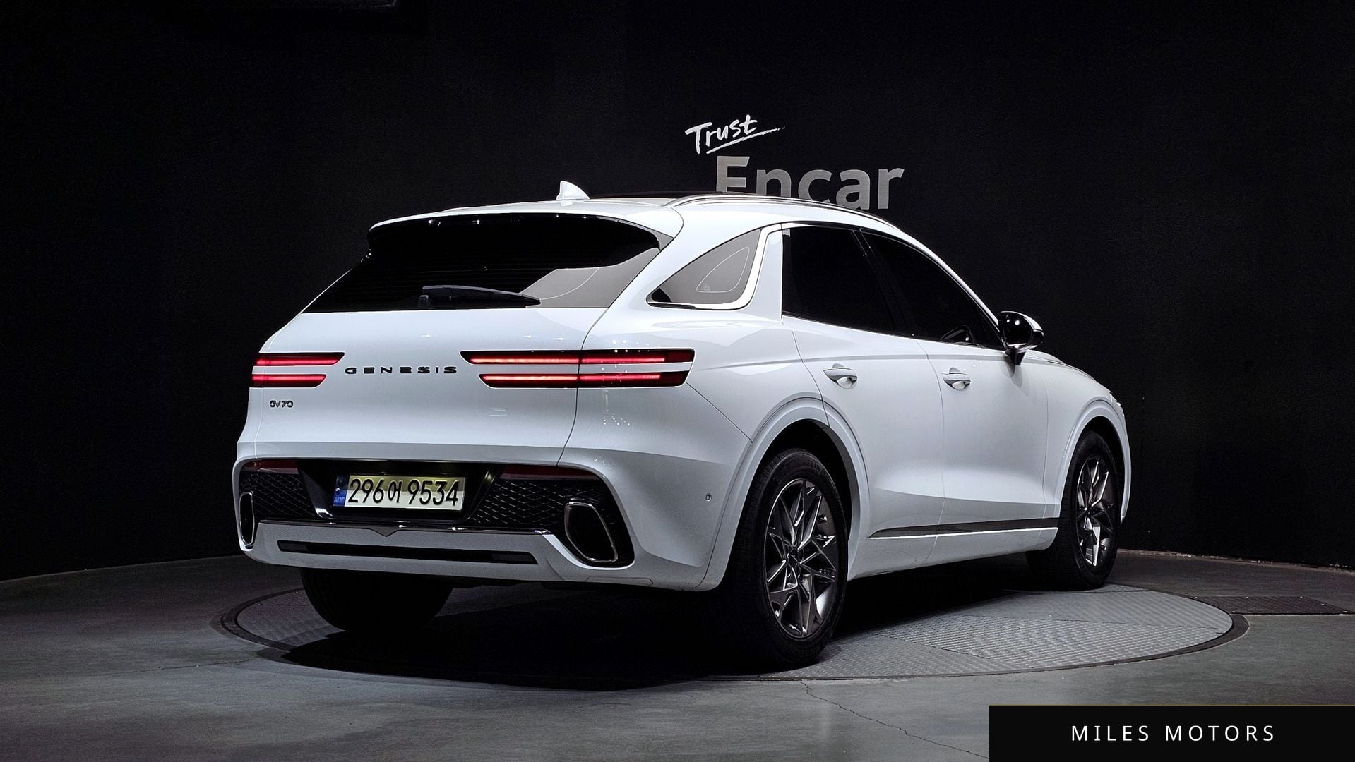 Genesis GV70 2022 — миниатюра 2