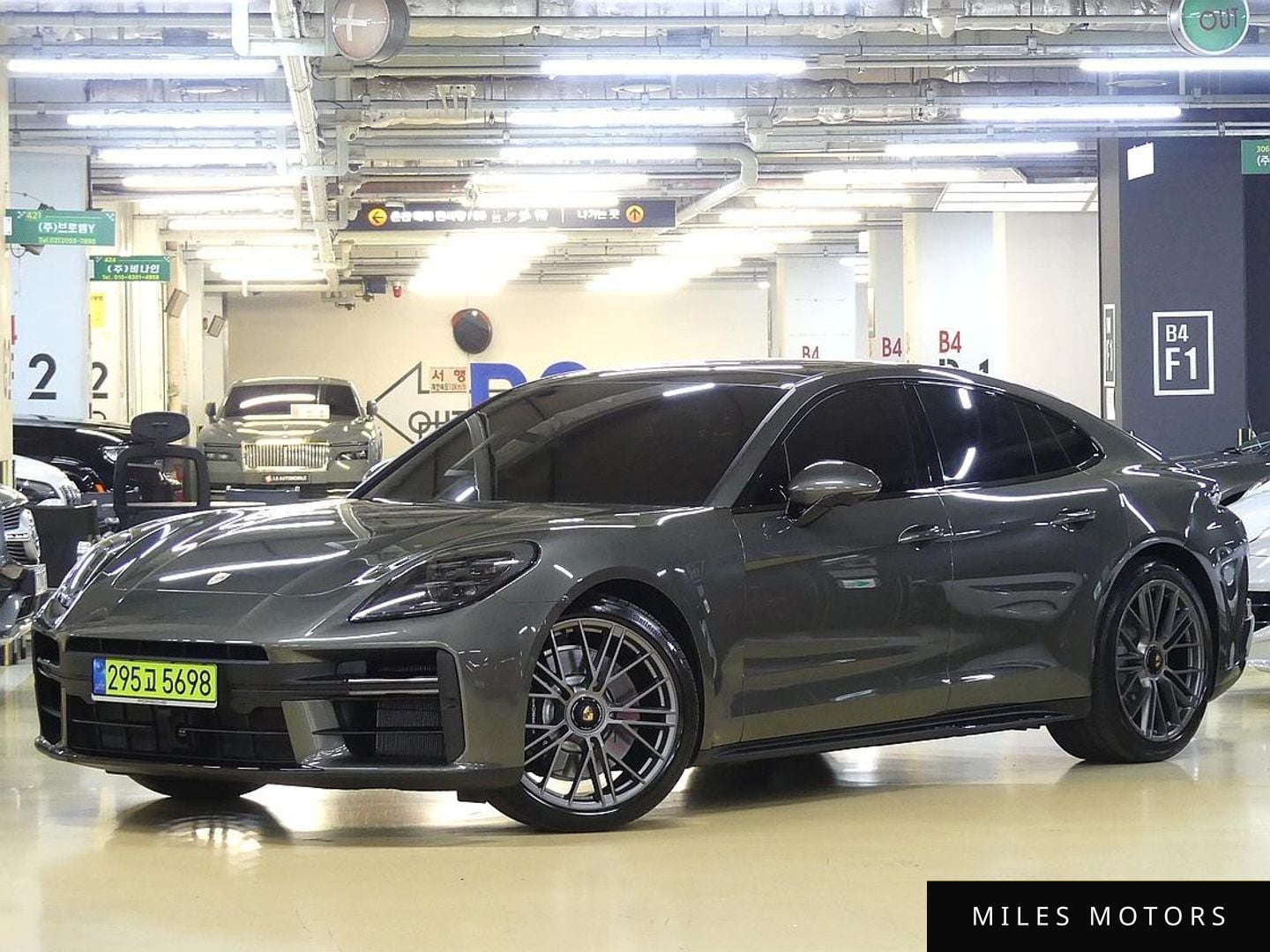Porsche Panamera 2025 — миниатюра 2