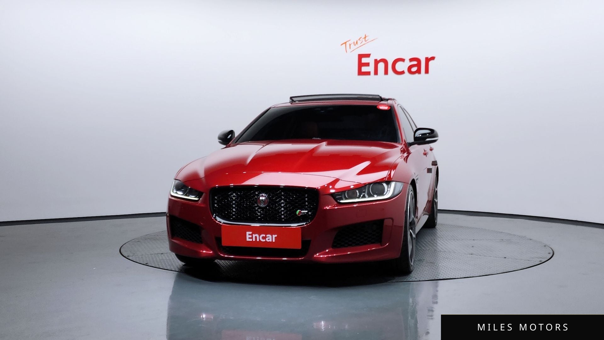 Jaguar XE 2019 — миниатюра 3