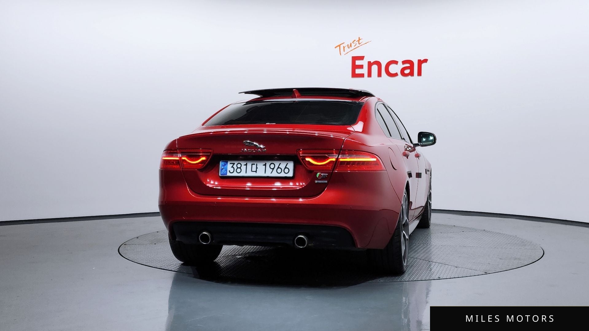 Jaguar XE 2019 — миниатюра 4