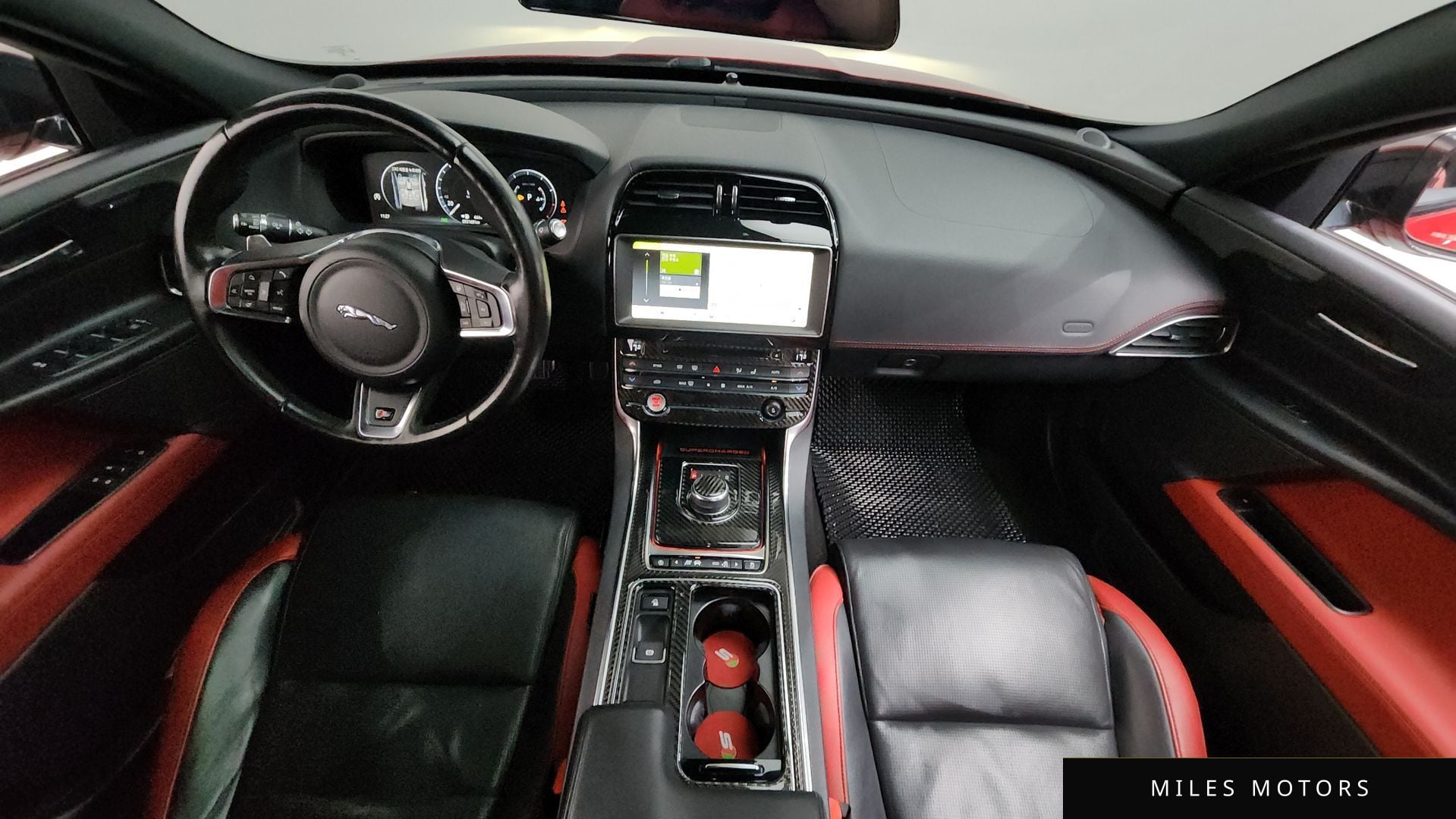 Jaguar XE 2019 — миниатюра 10