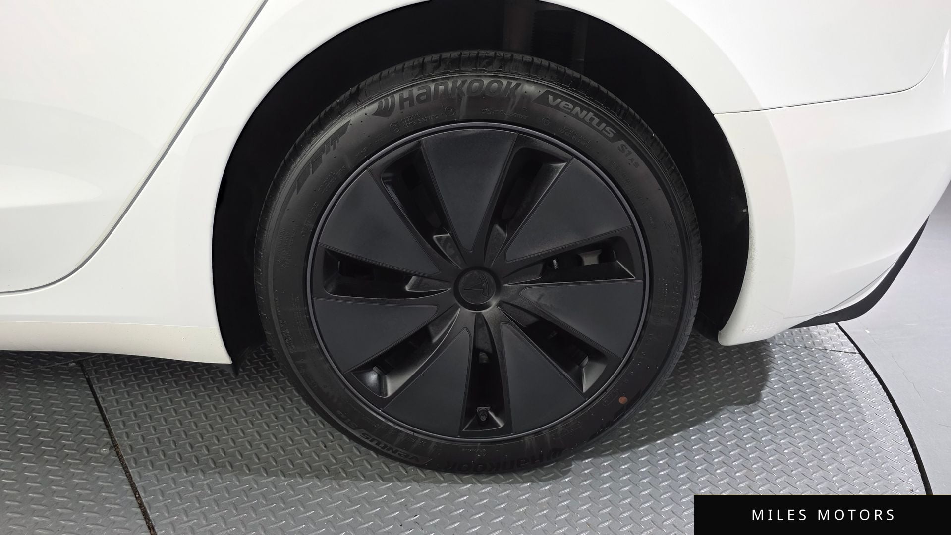 Tesla Model 3 2024 — миниатюра 7