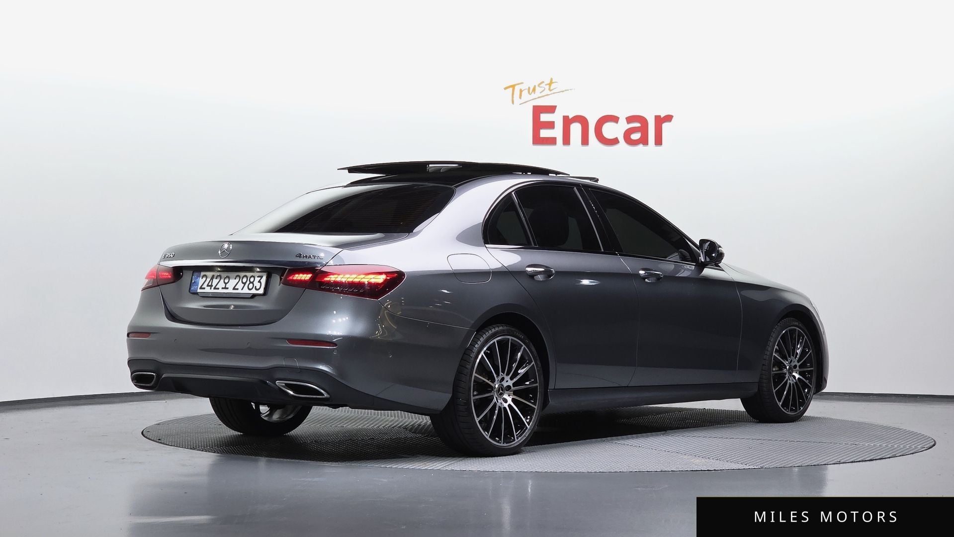 Mercedes-Benz E-Class W213 2023 — фото 1 из 12