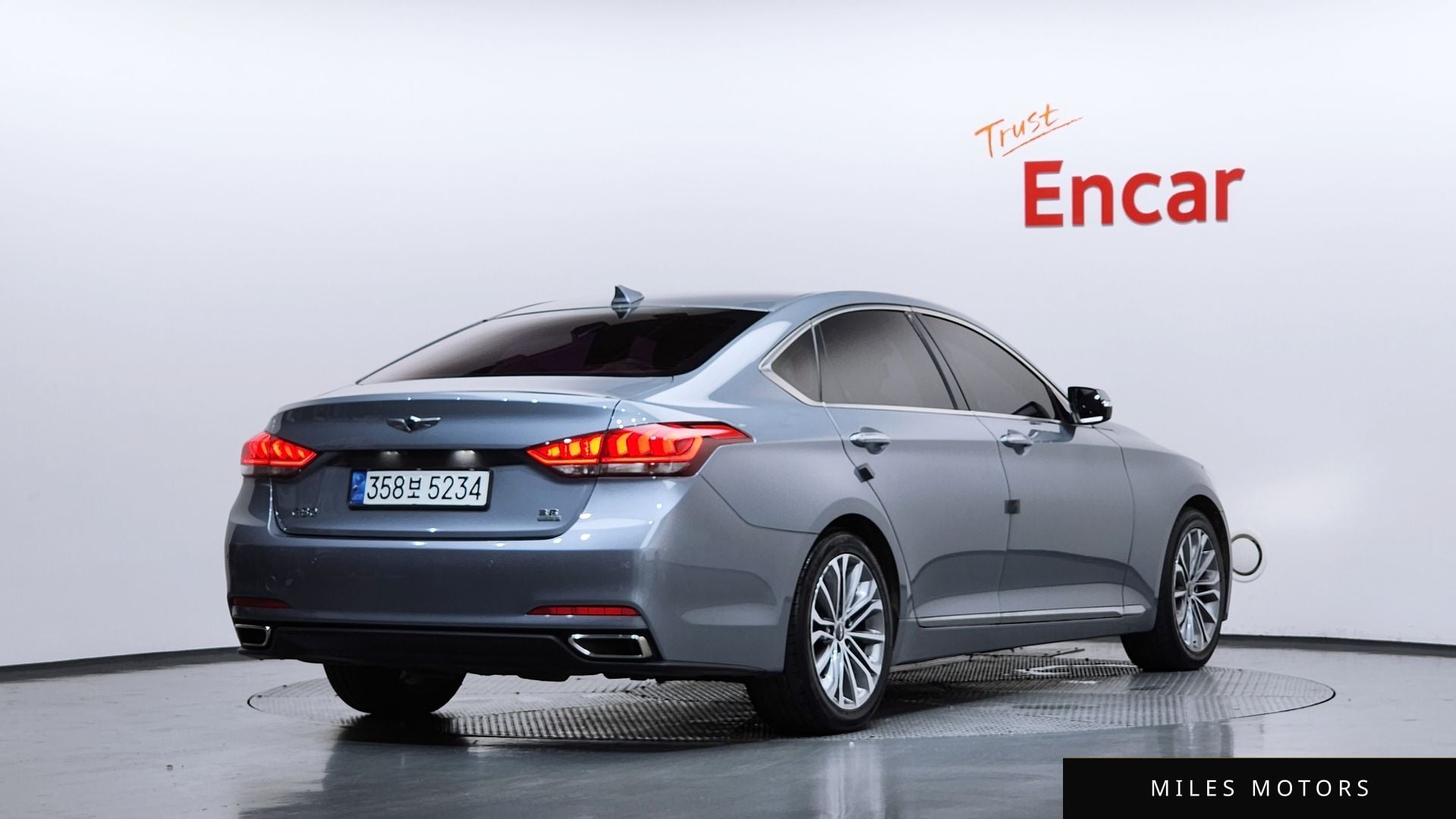 Hyundai Genesis 2016 — миниатюра 2