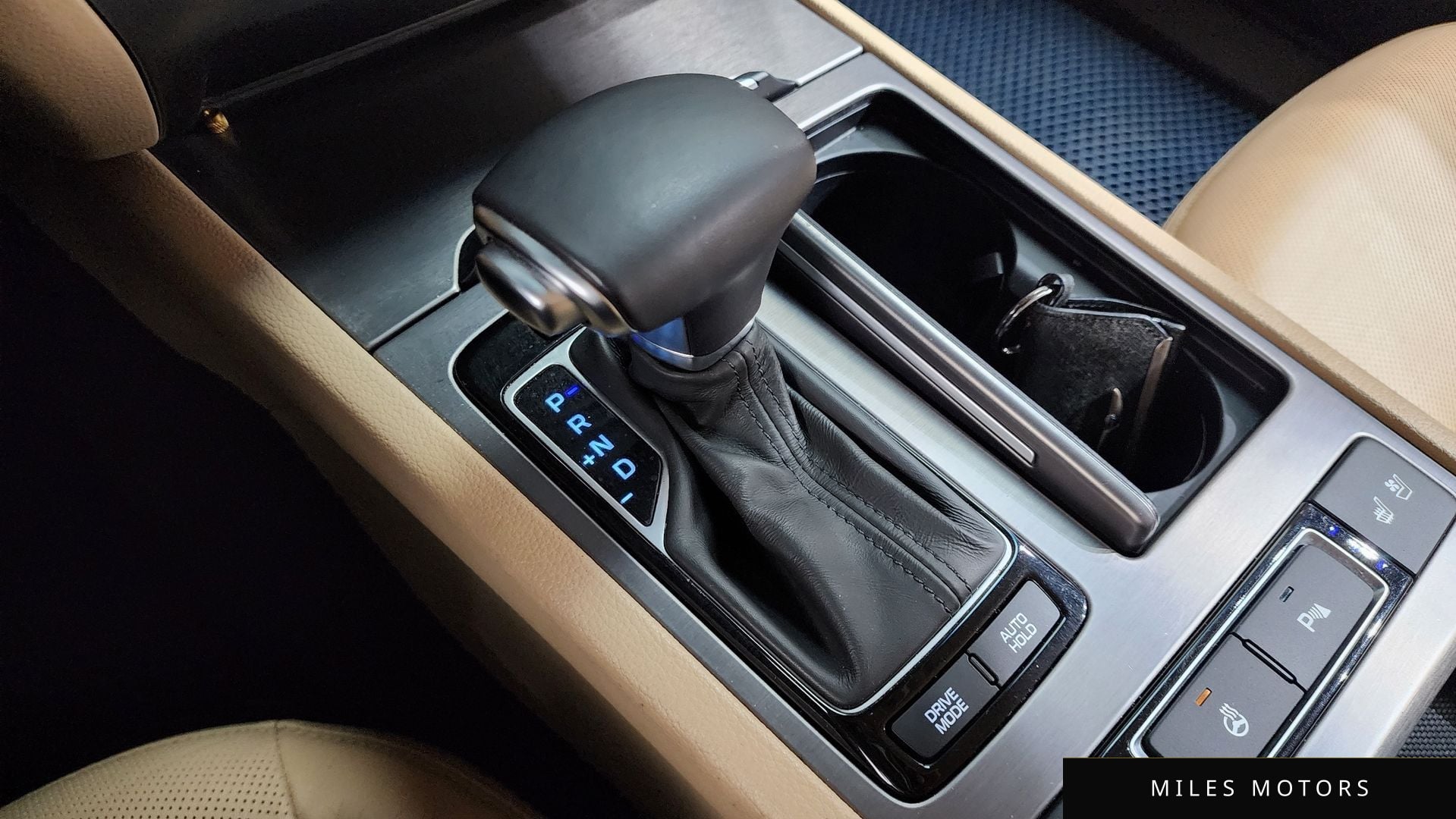 Hyundai Genesis 2016 — миниатюра 12
