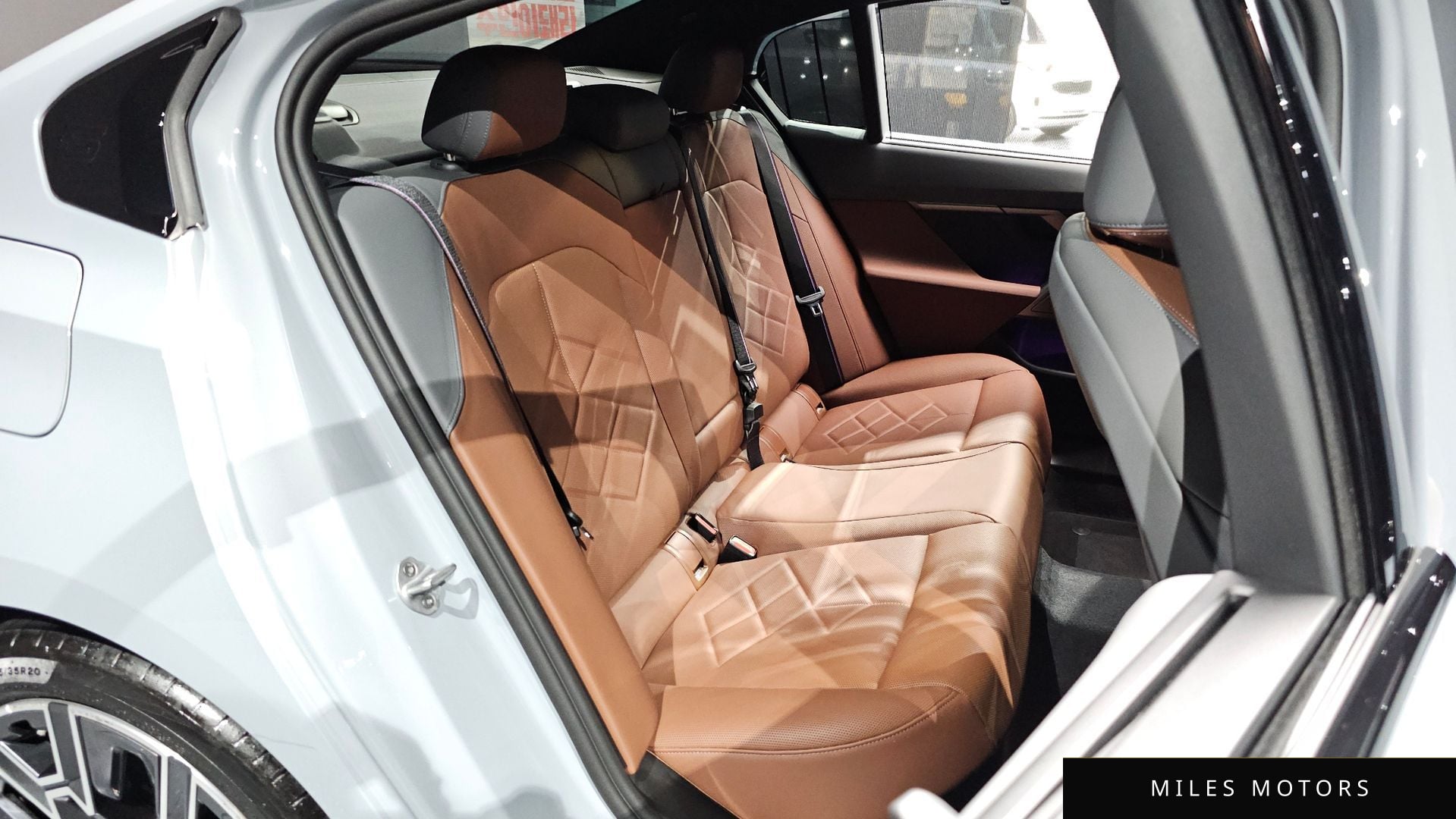 BMW 5 Series (G60) 2026 — миниатюра 11