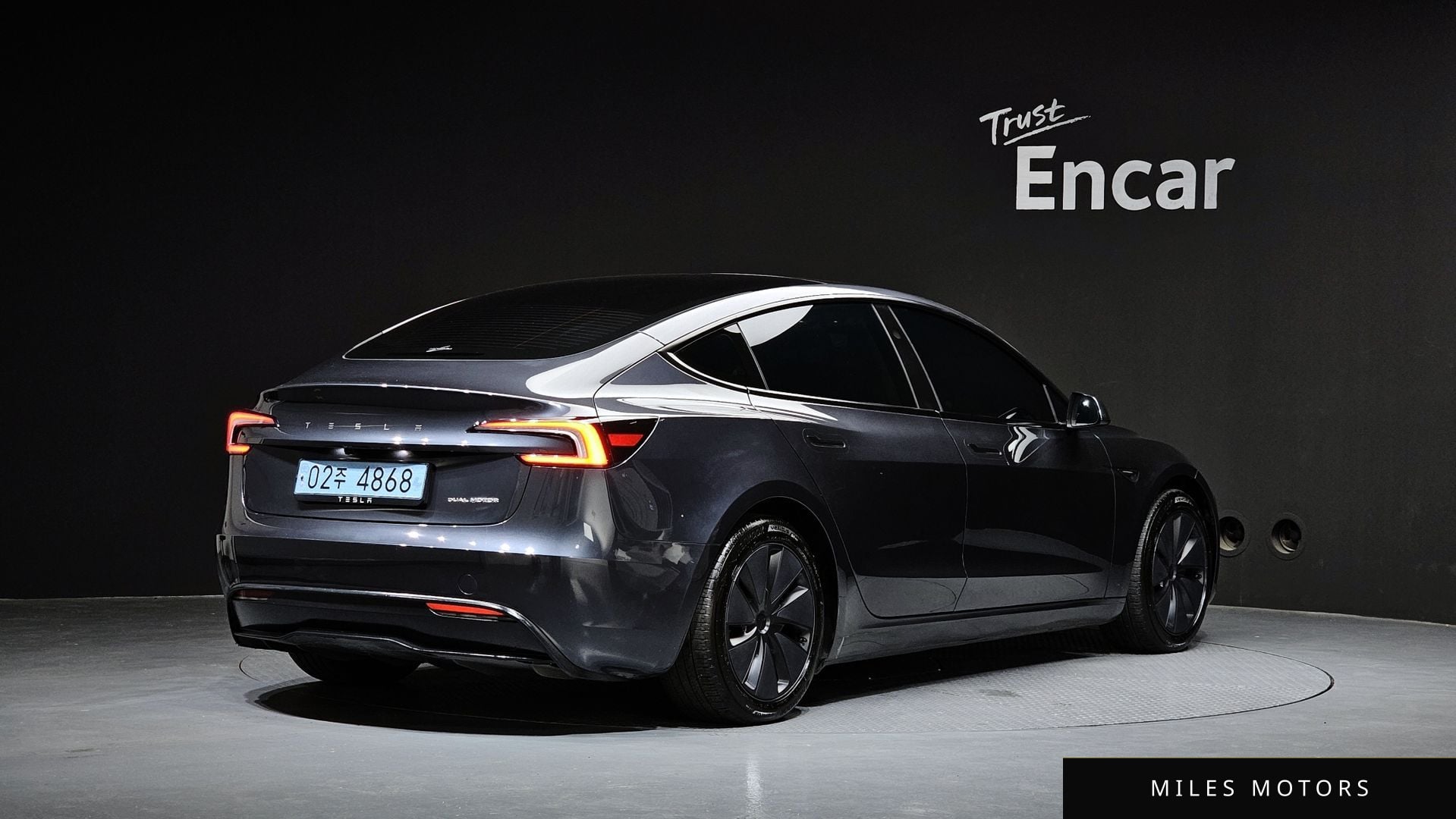 Tesla Model 3 2024 — миниатюра 2