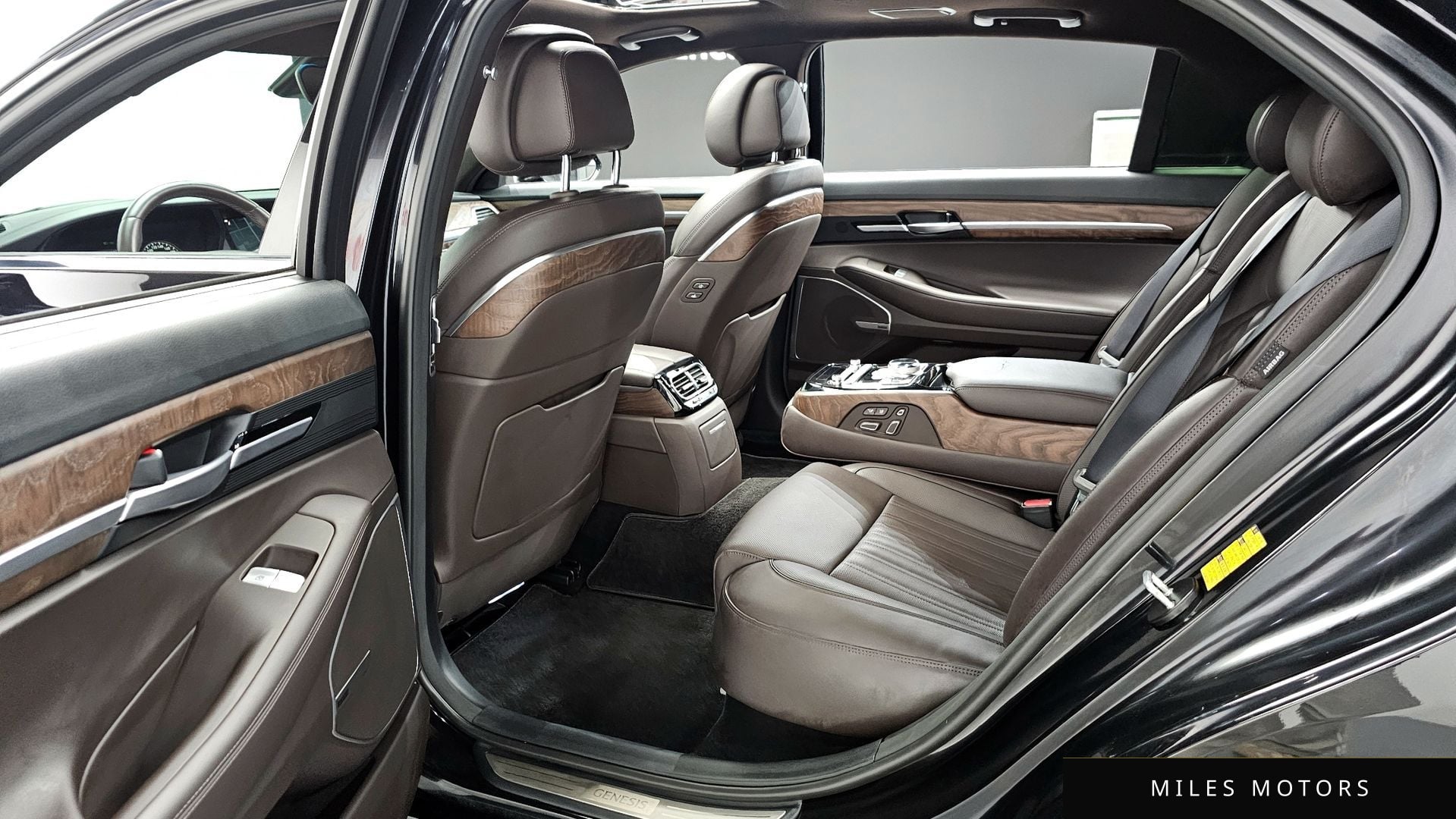 Genesis G90 2021 — миниатюра 11