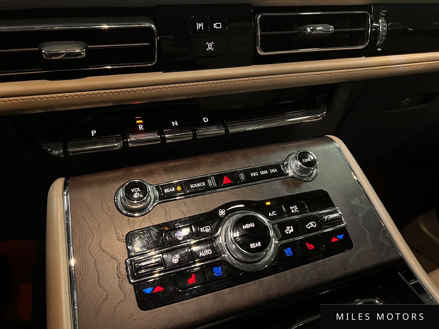 Lincoln Aviator 2022 — миниатюра 9