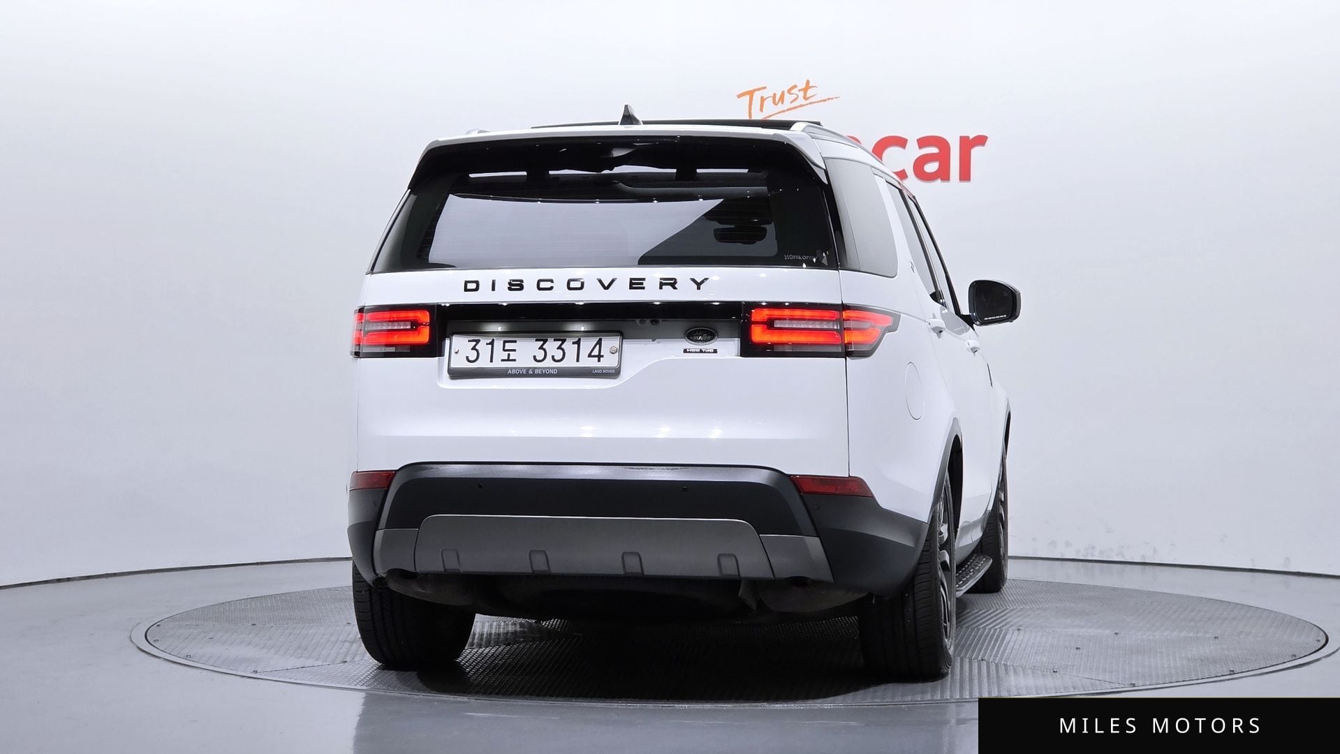 Land Rover Discovery 2018 — миниатюра 4