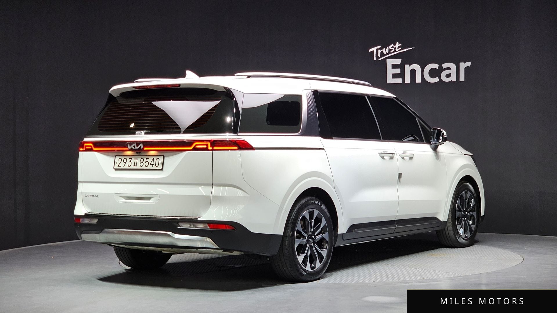 Kia Carnival 2023 — миниатюра 2