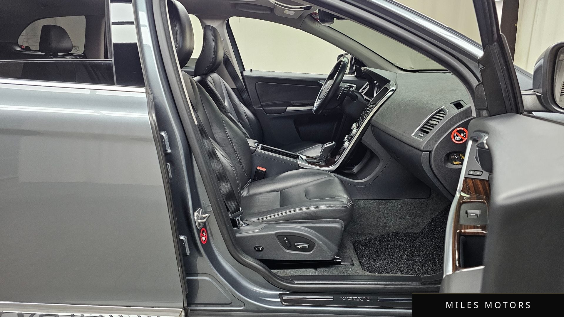 Volvo XC60 2017 — миниатюра 11