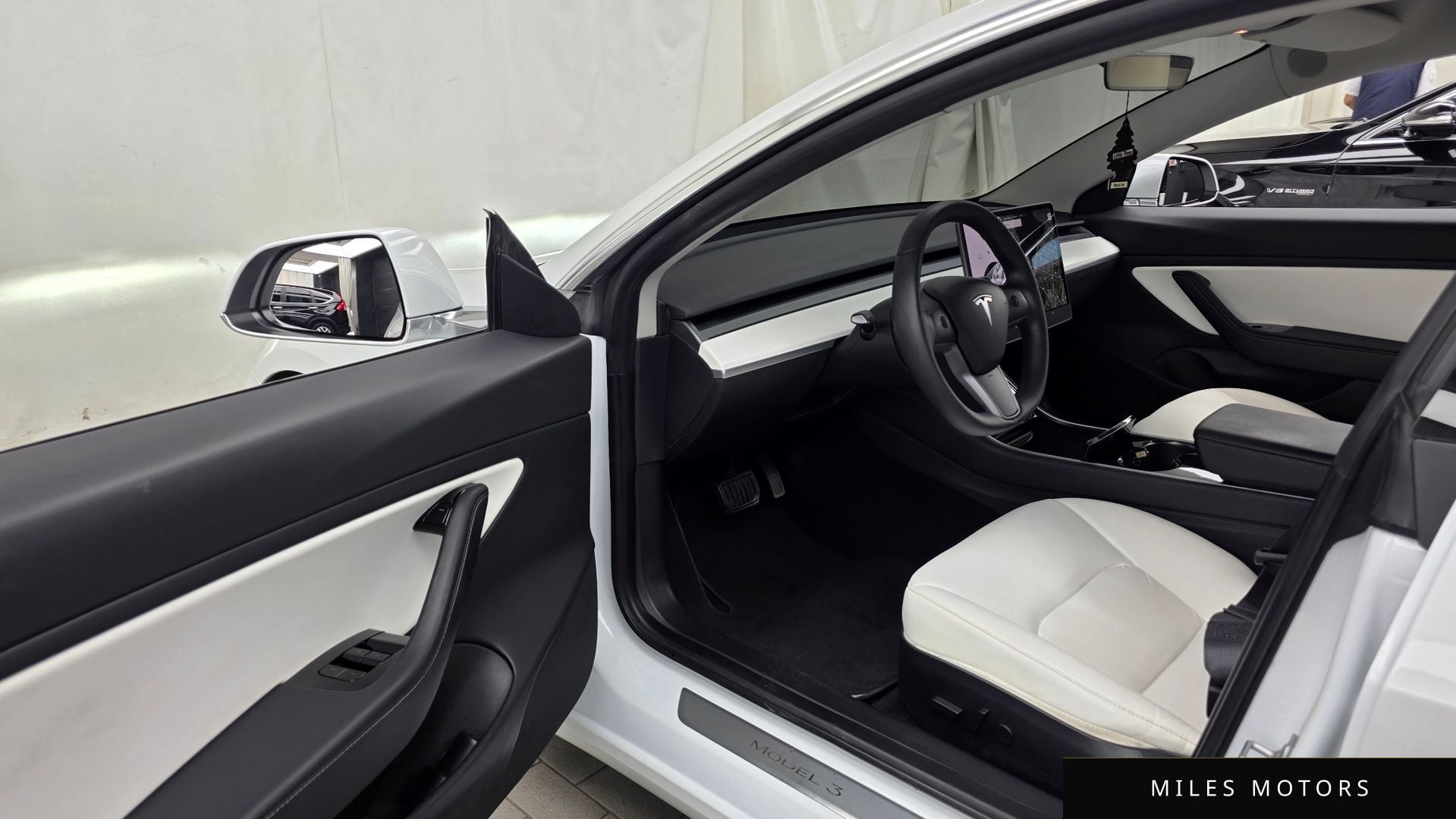 Tesla Model 3 2020 — миниатюра 10