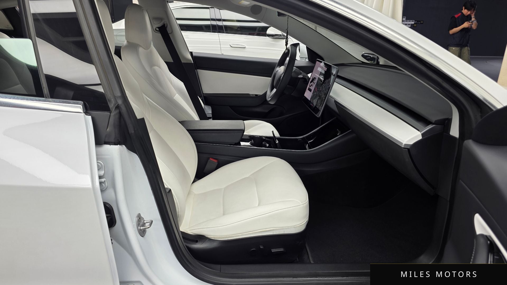 Tesla Model 3 2020 — миниатюра 11