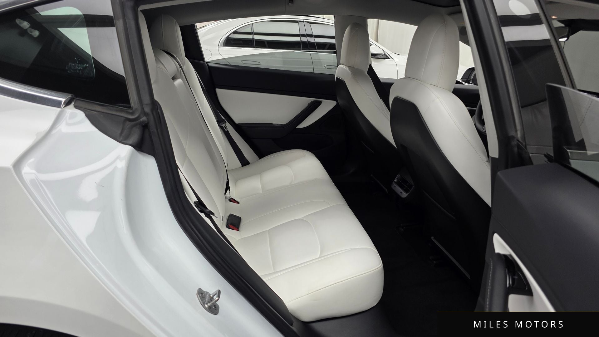 Tesla Model 3 2020 — миниатюра 12