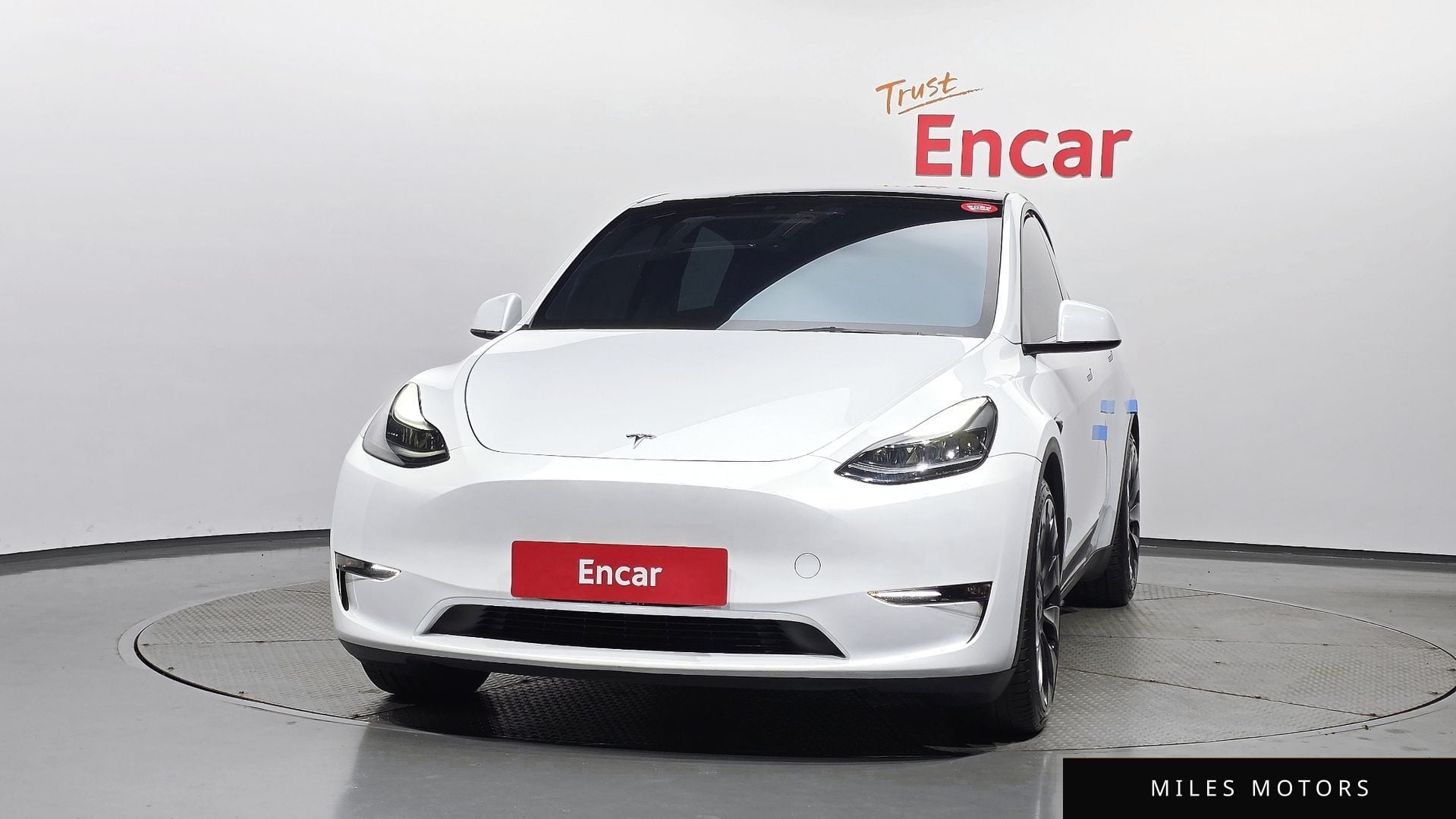 Tesla Model Y 2023 — миниатюра 3